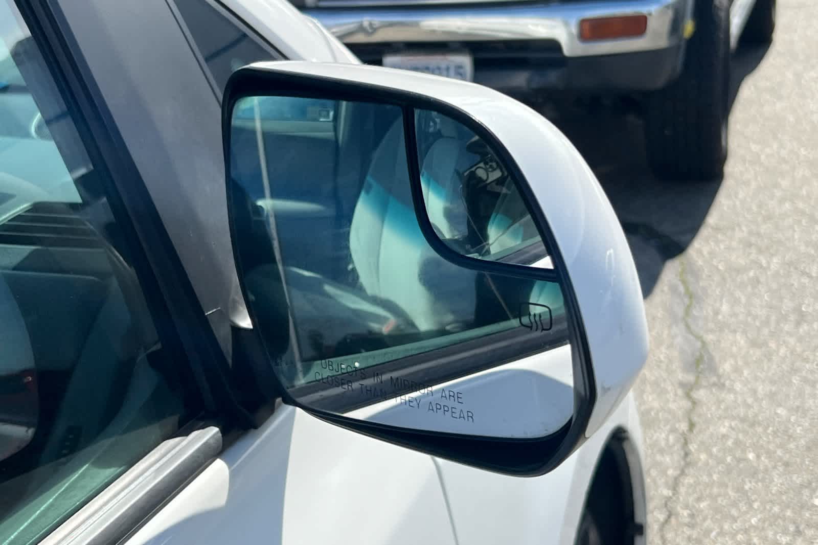 Thumbnail: 2016 Toyota Sienna - 12