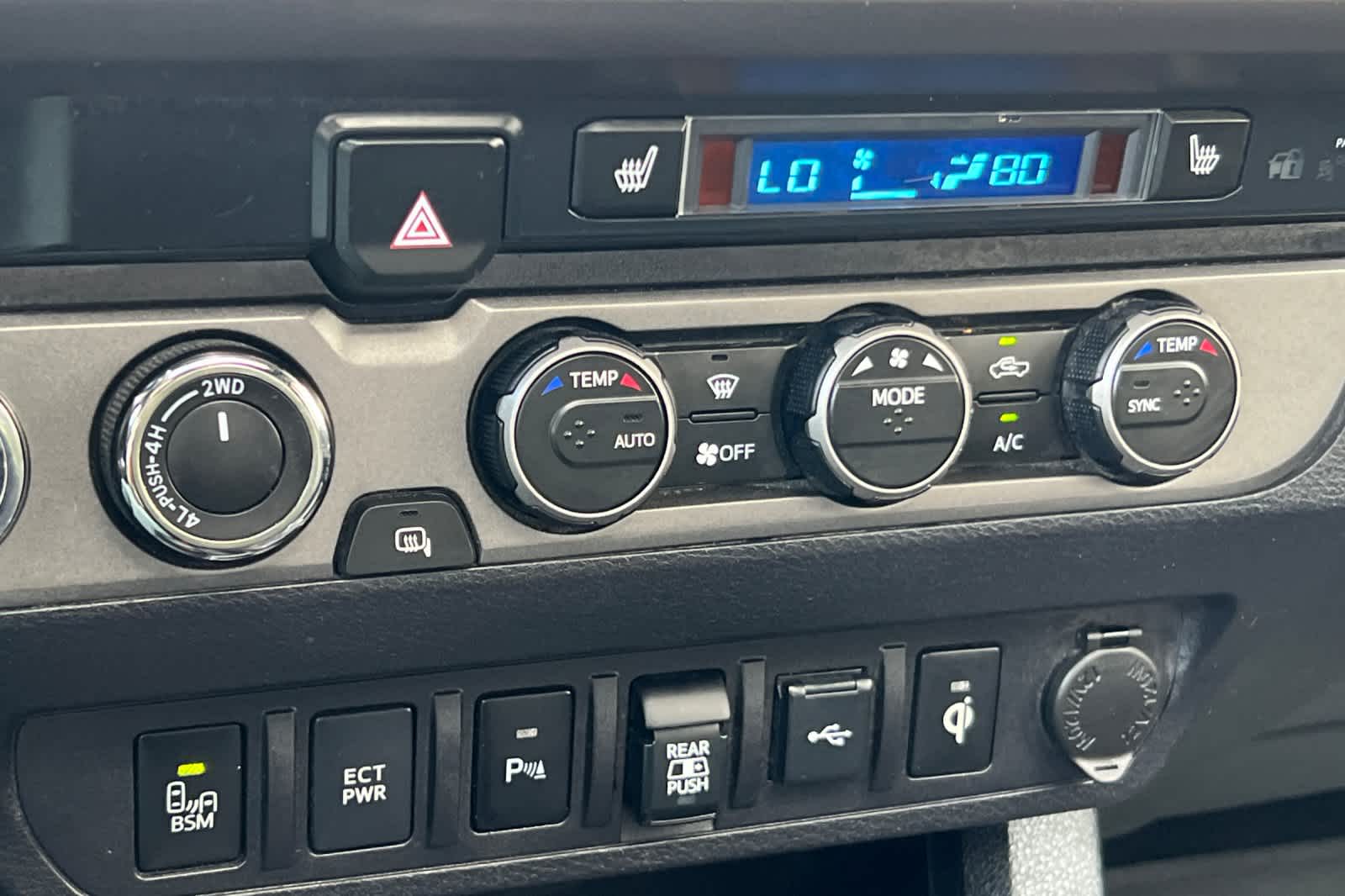 Thumbnail: 2022 Toyota Tacoma - 22