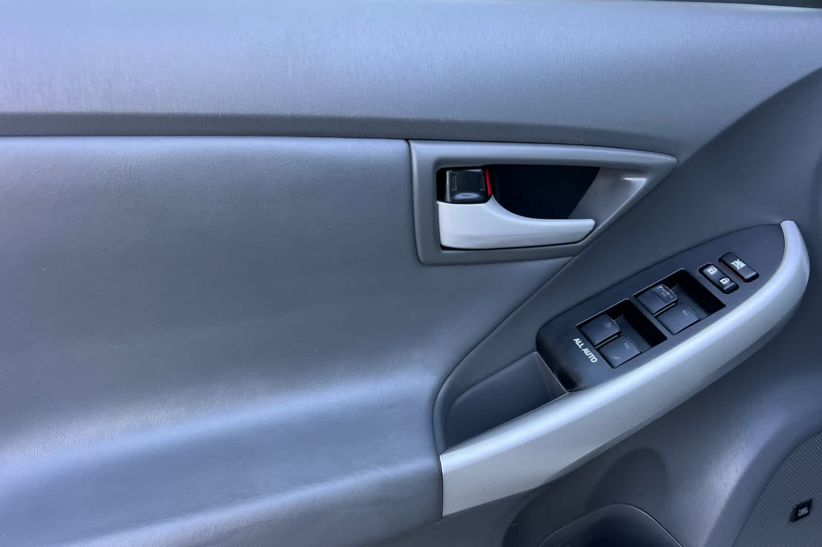 Thumbnail: 2011 Toyota Prius - 12
