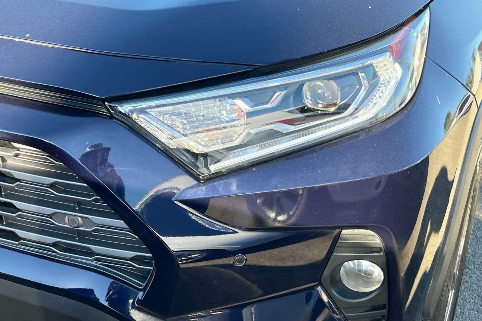 Thumbnail: 2019 Toyota RAV4 - 11