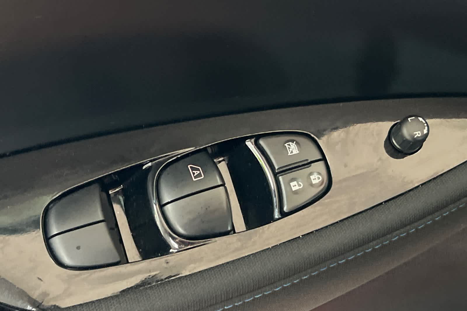 Thumbnail: 2022 Nissan Leaf - 13