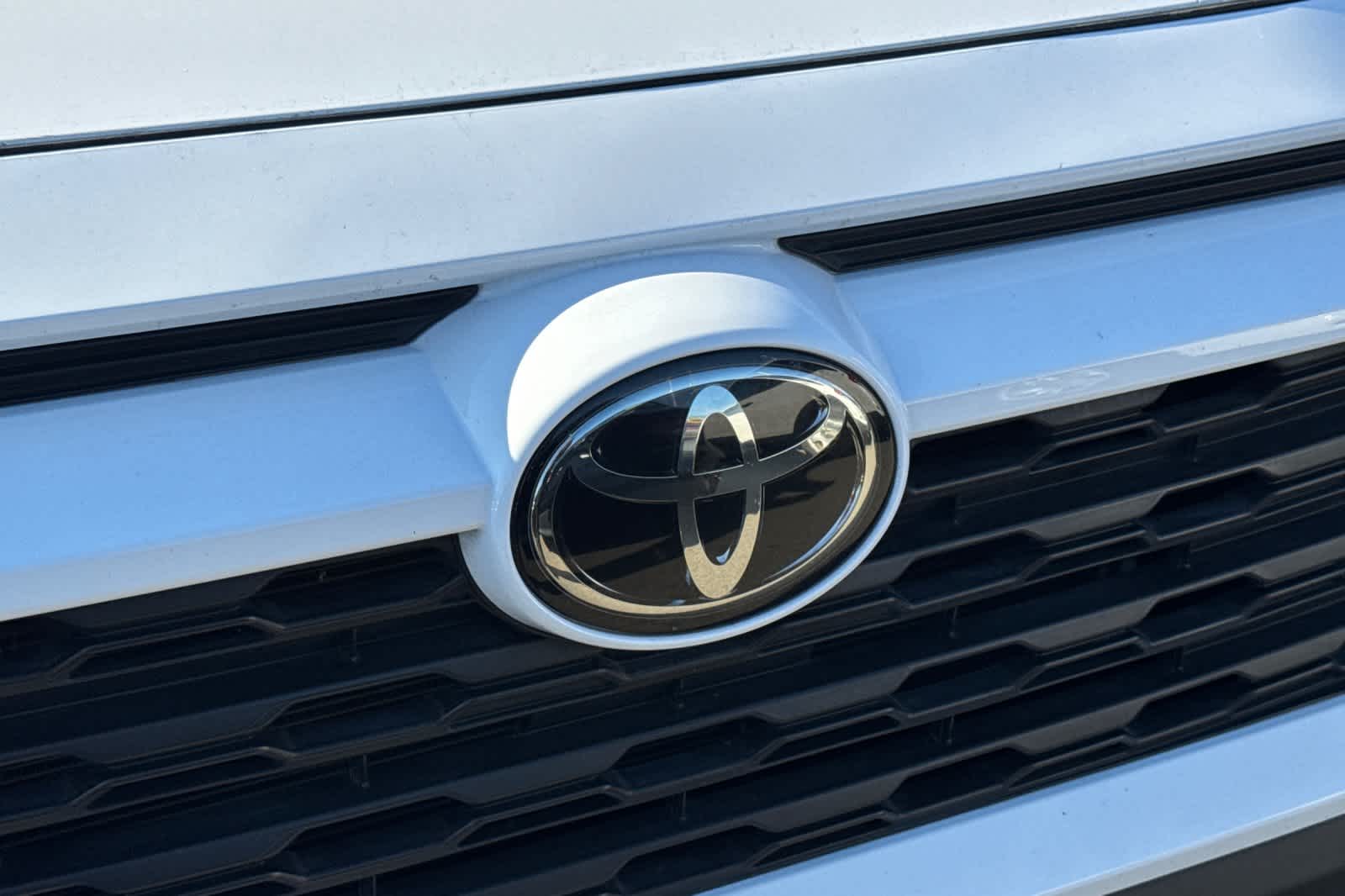 Thumbnail: 2024 Toyota RAV4 - 10