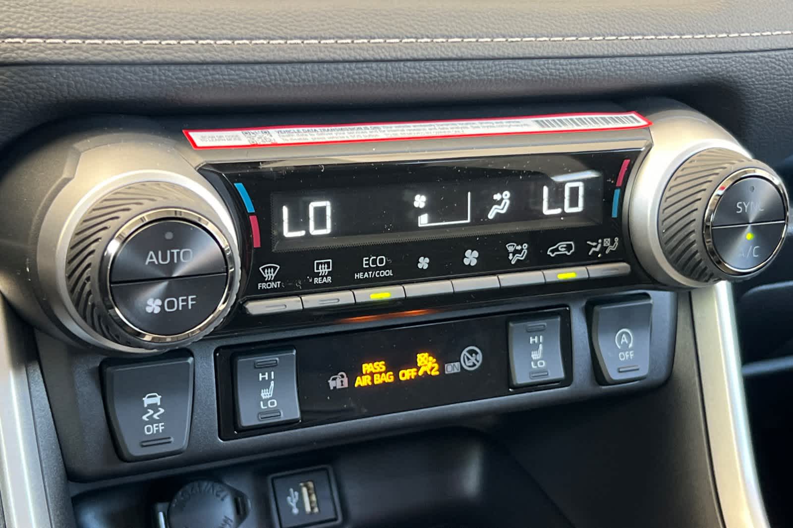 2025 Toyota RAV4 XLE 19