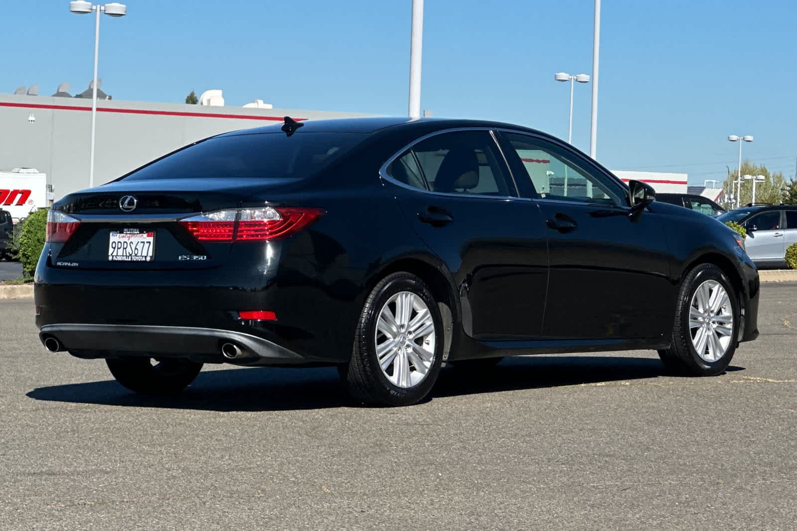 Thumbnail: 2014 Lexus ES - 2