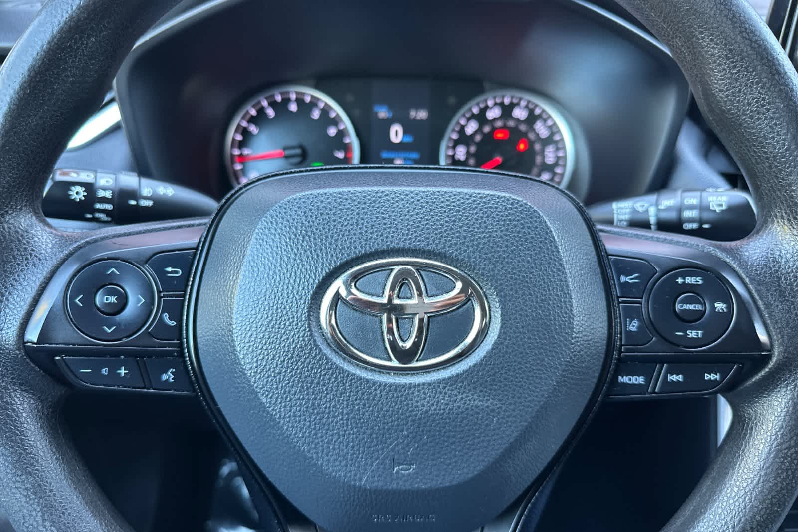 Thumbnail: 2021 Toyota RAV4 - 25