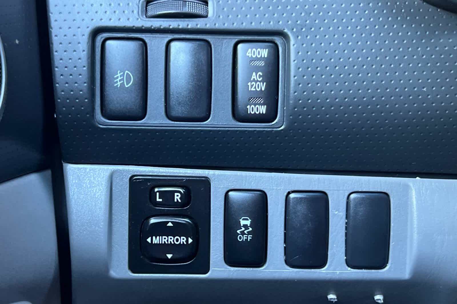 Thumbnail: 2015 Toyota Tacoma - 26