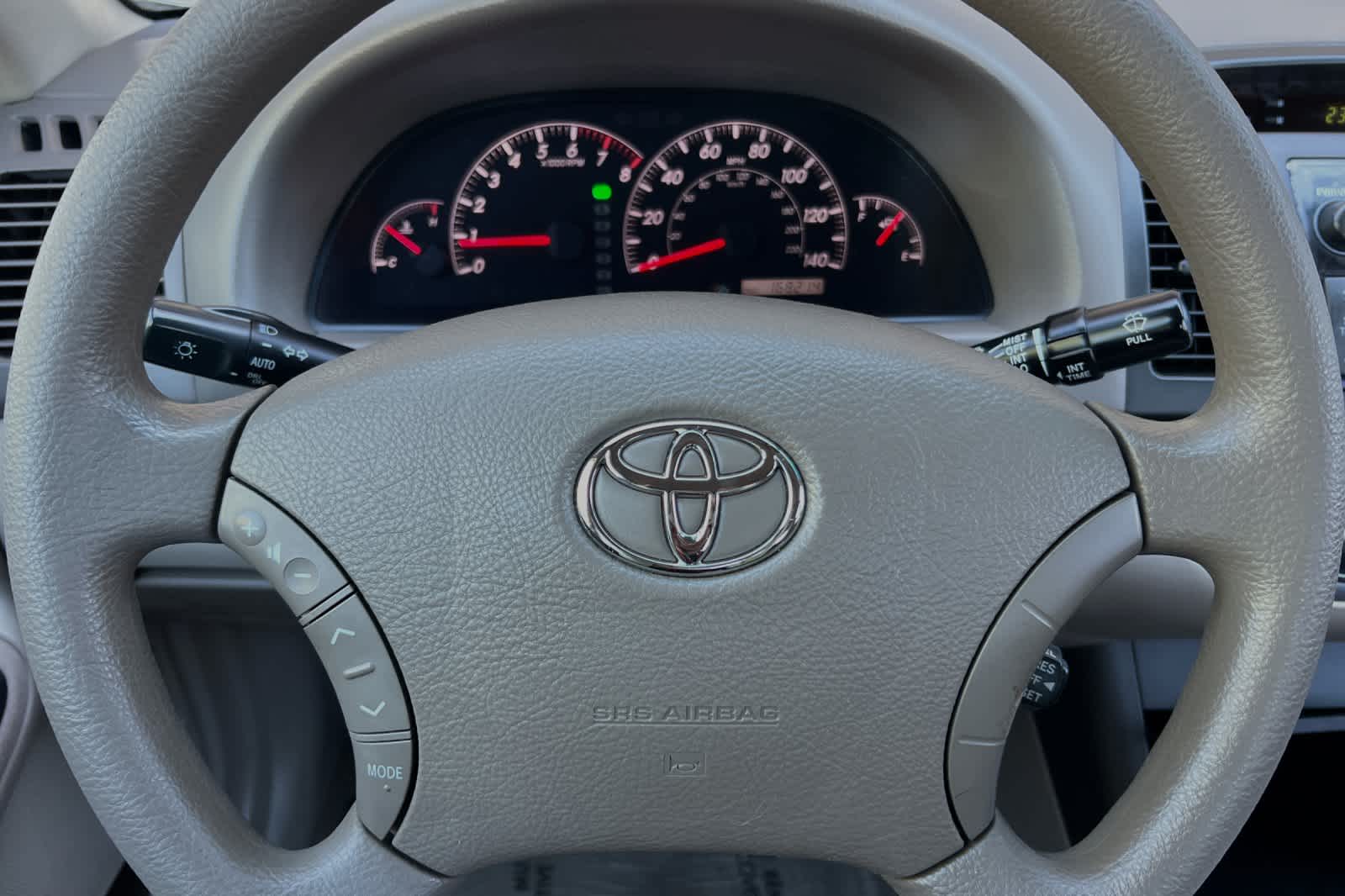 2005 Toyota Camry LE 22
