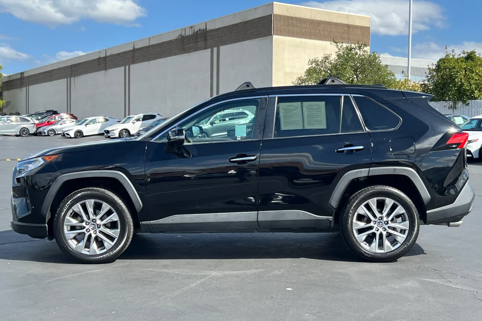 Thumbnail: 2021 Toyota RAV4 - 9