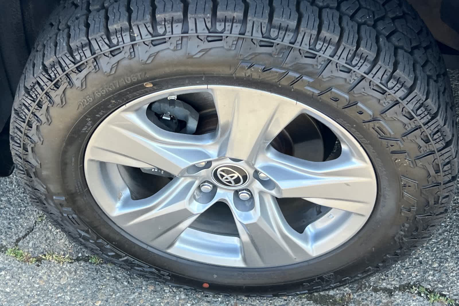 Thumbnail: 2022 Toyota RAV4 - 10