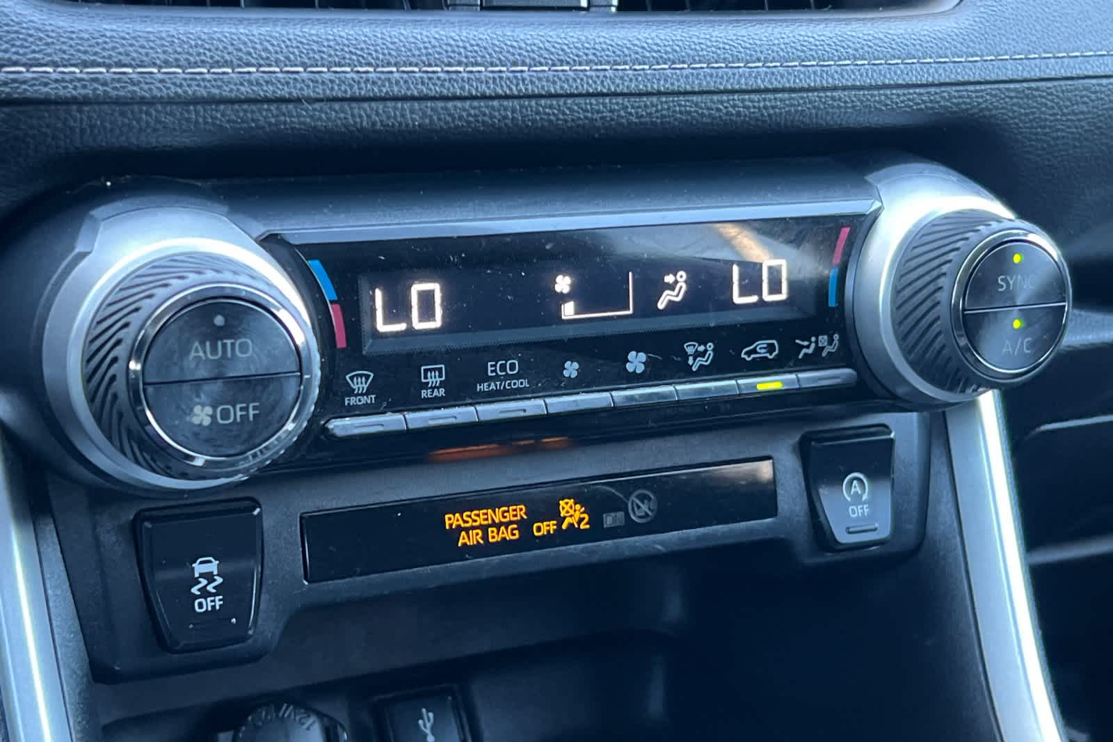 Thumbnail: 2021 Toyota RAV4 - 22