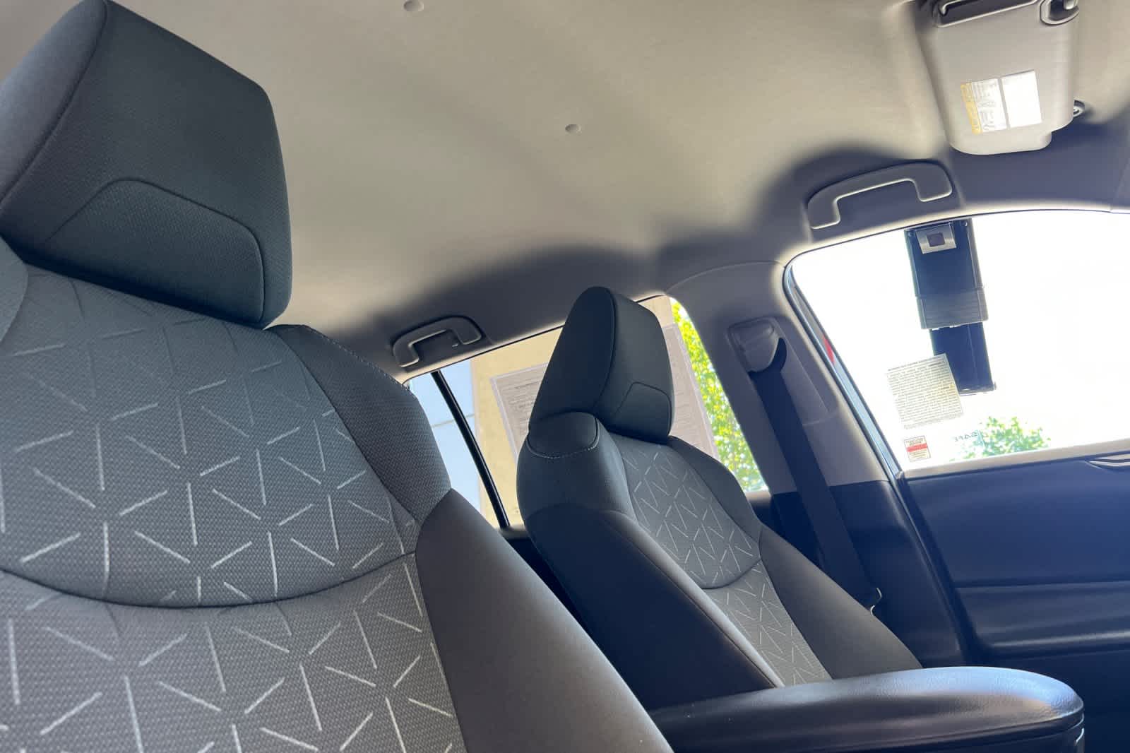 Thumbnail: 2022 Toyota RAV4 - 18