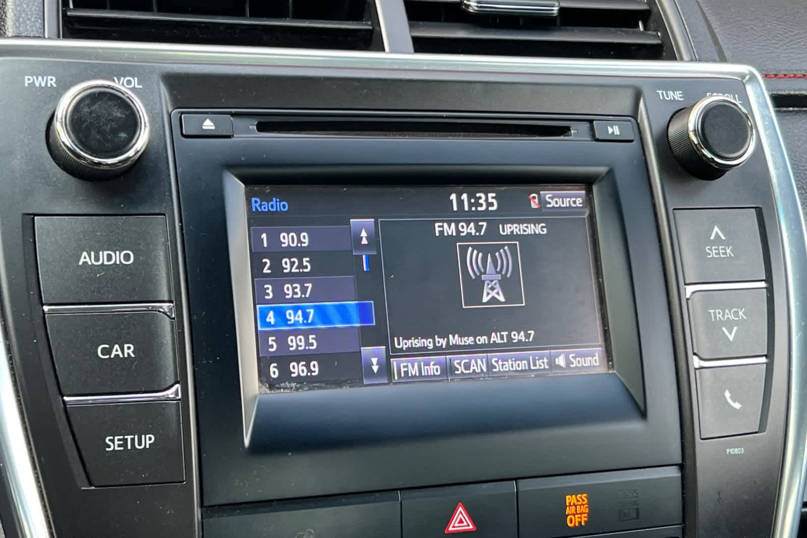 Thumbnail: 2015 Toyota Camry - 18