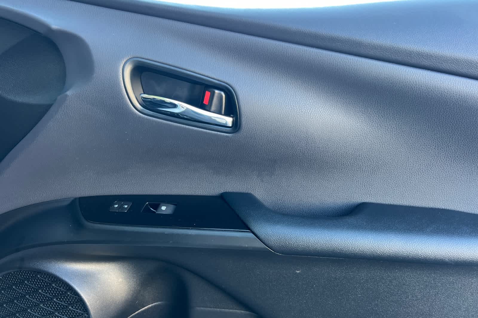 Thumbnail: 2017 Toyota Prius Prime - 18