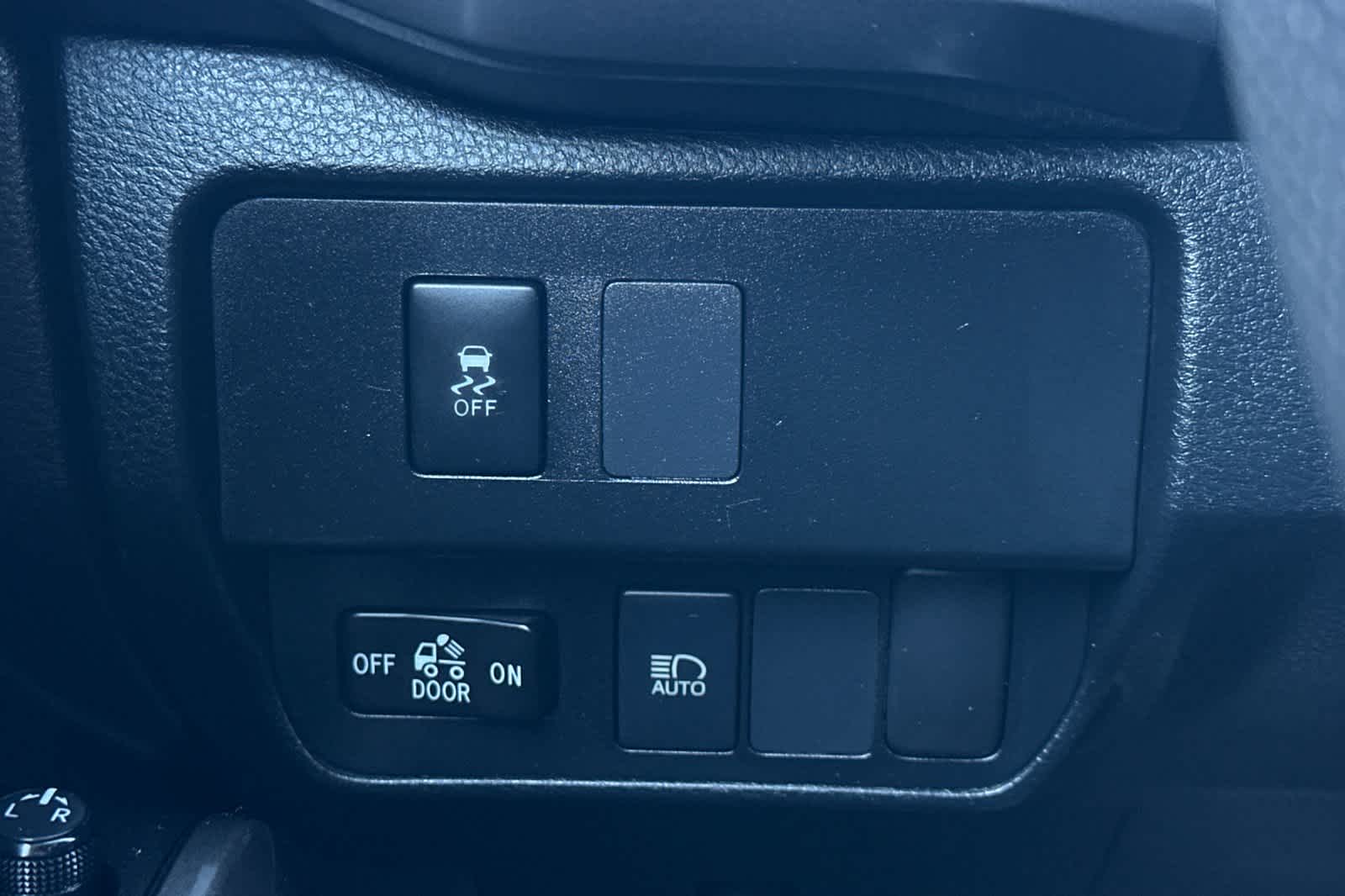 Thumbnail: 2021 Toyota Tacoma - 28