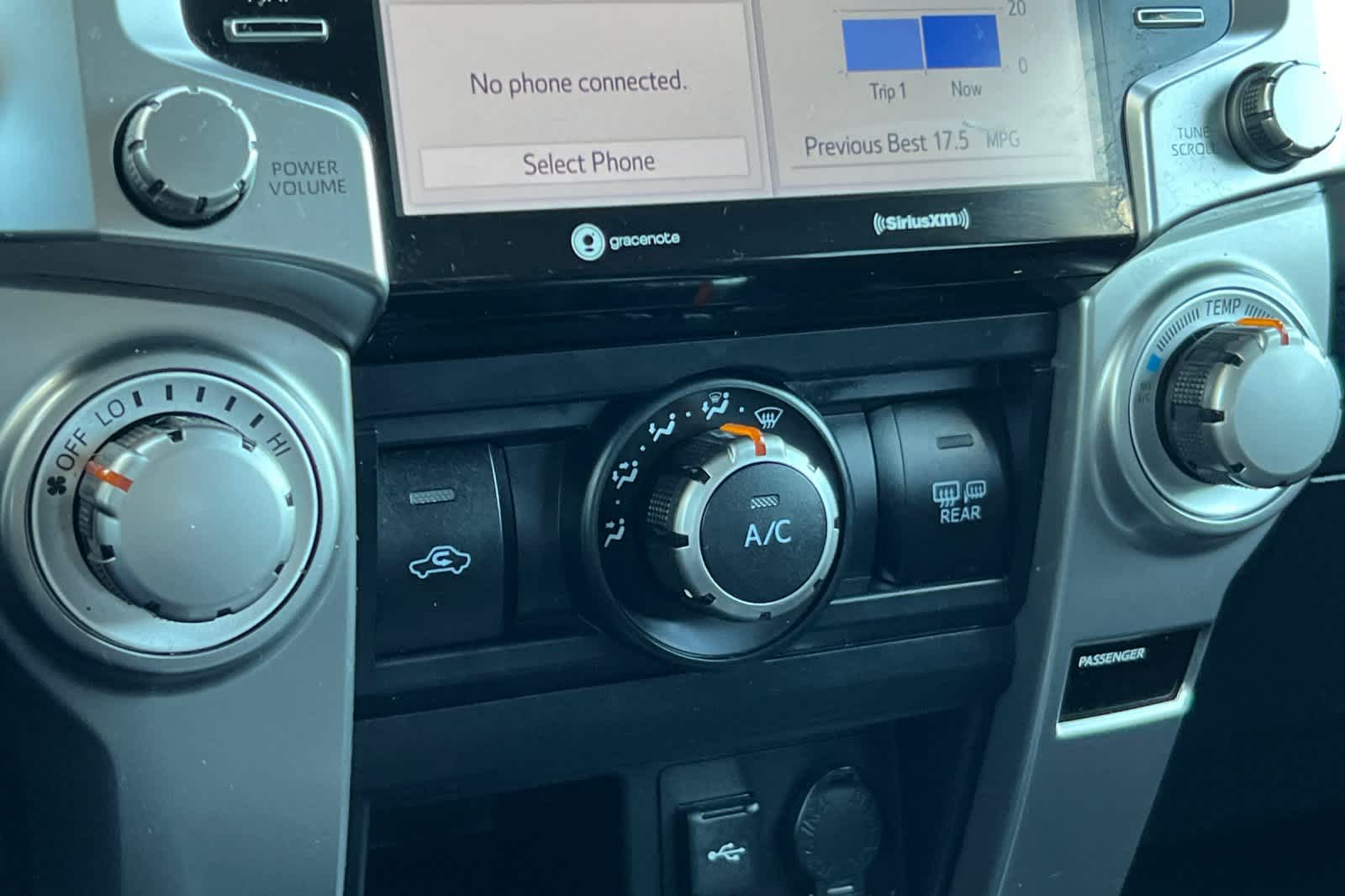 Thumbnail: 2022 Toyota 4Runner - 22