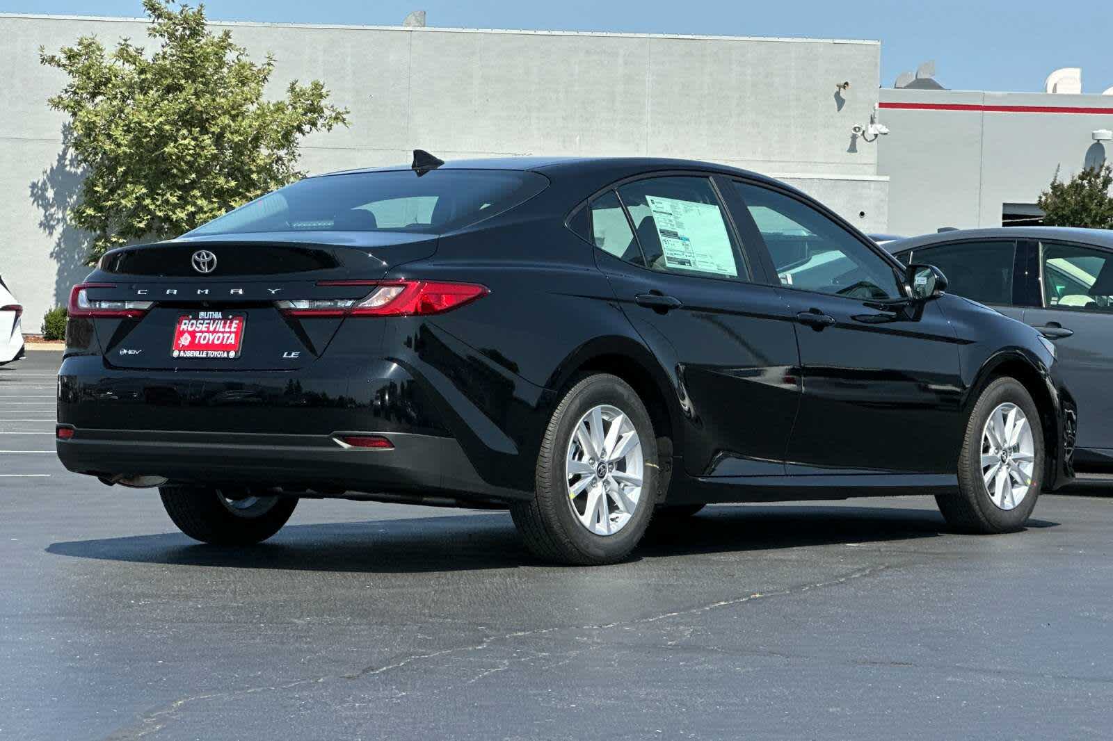 2025 Toyota Camry LE 2