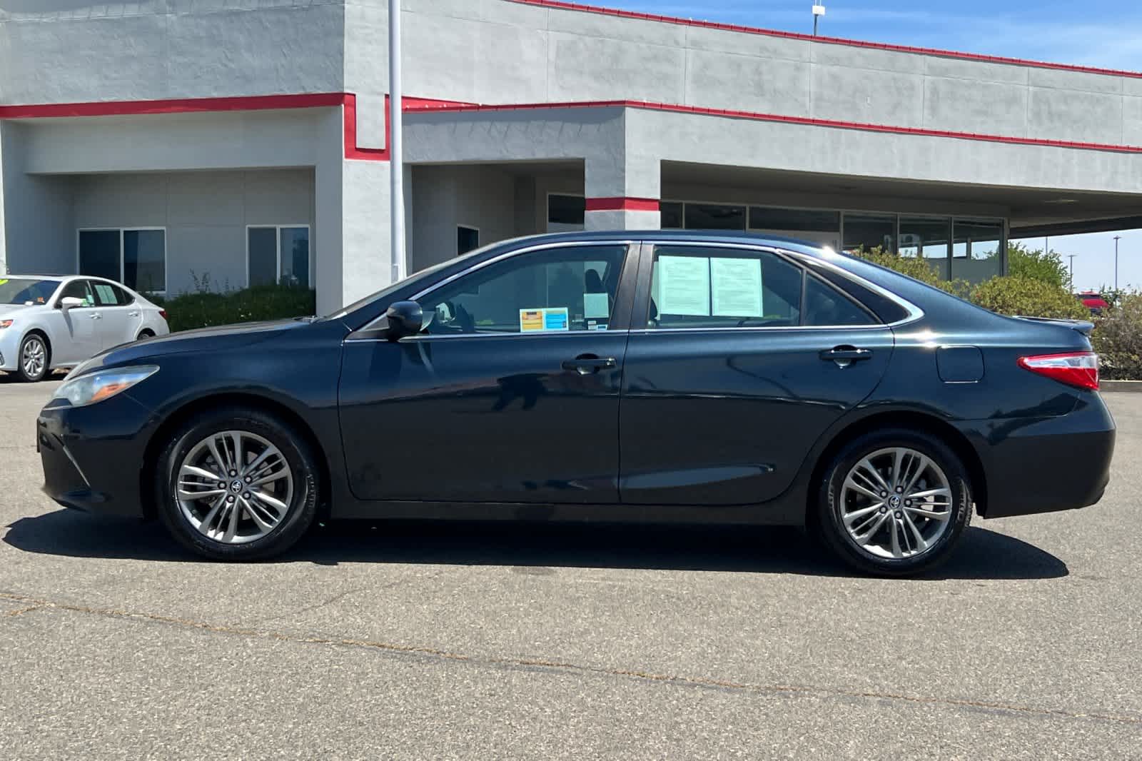 Thumbnail: 2017 Toyota Camry - 9