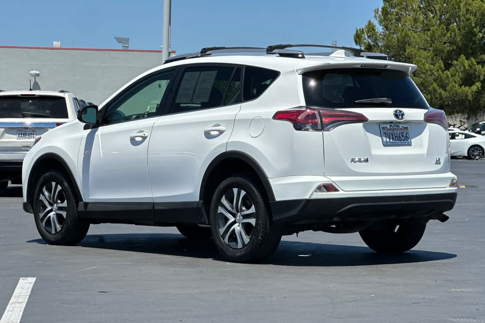 Thumbnail: 2017 Toyota RAV4 - 7