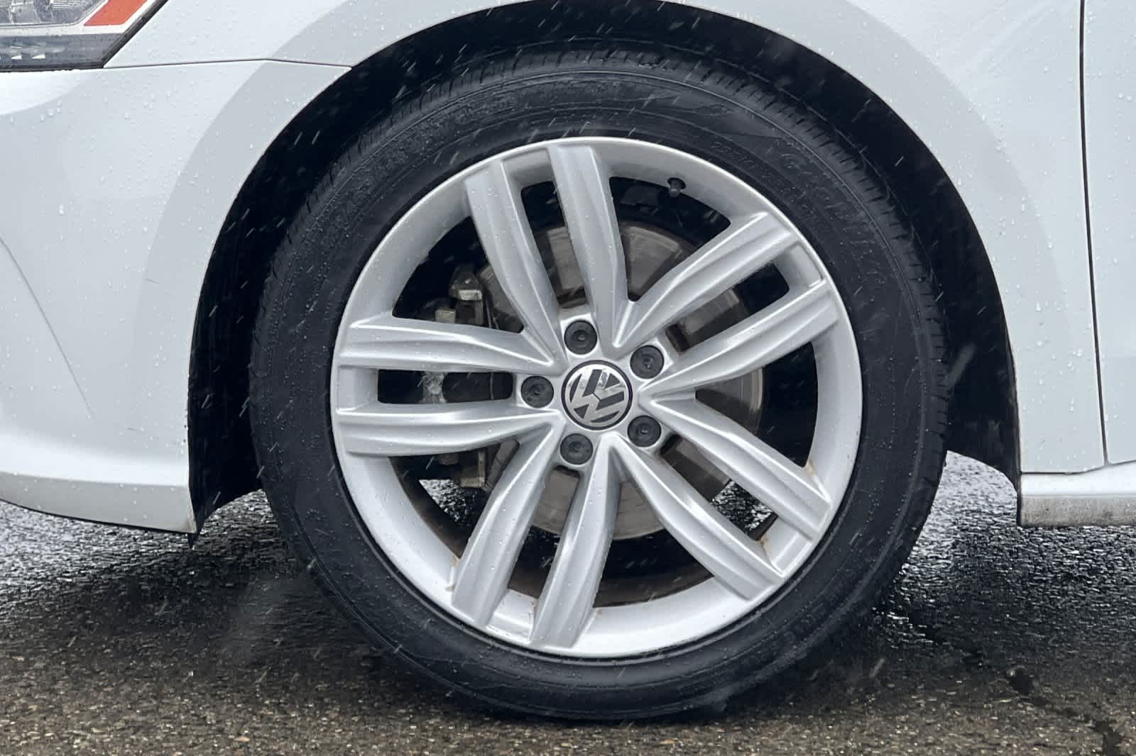 Thumbnail: 2018 Volkswagen Passat - 27