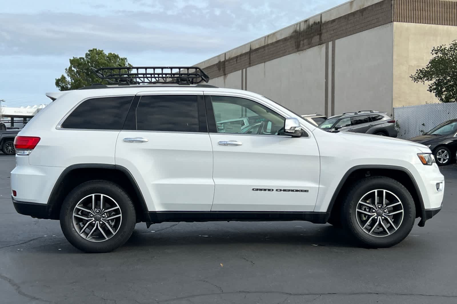 Thumbnail: 2019 Jeep Grand Cherokee - 6