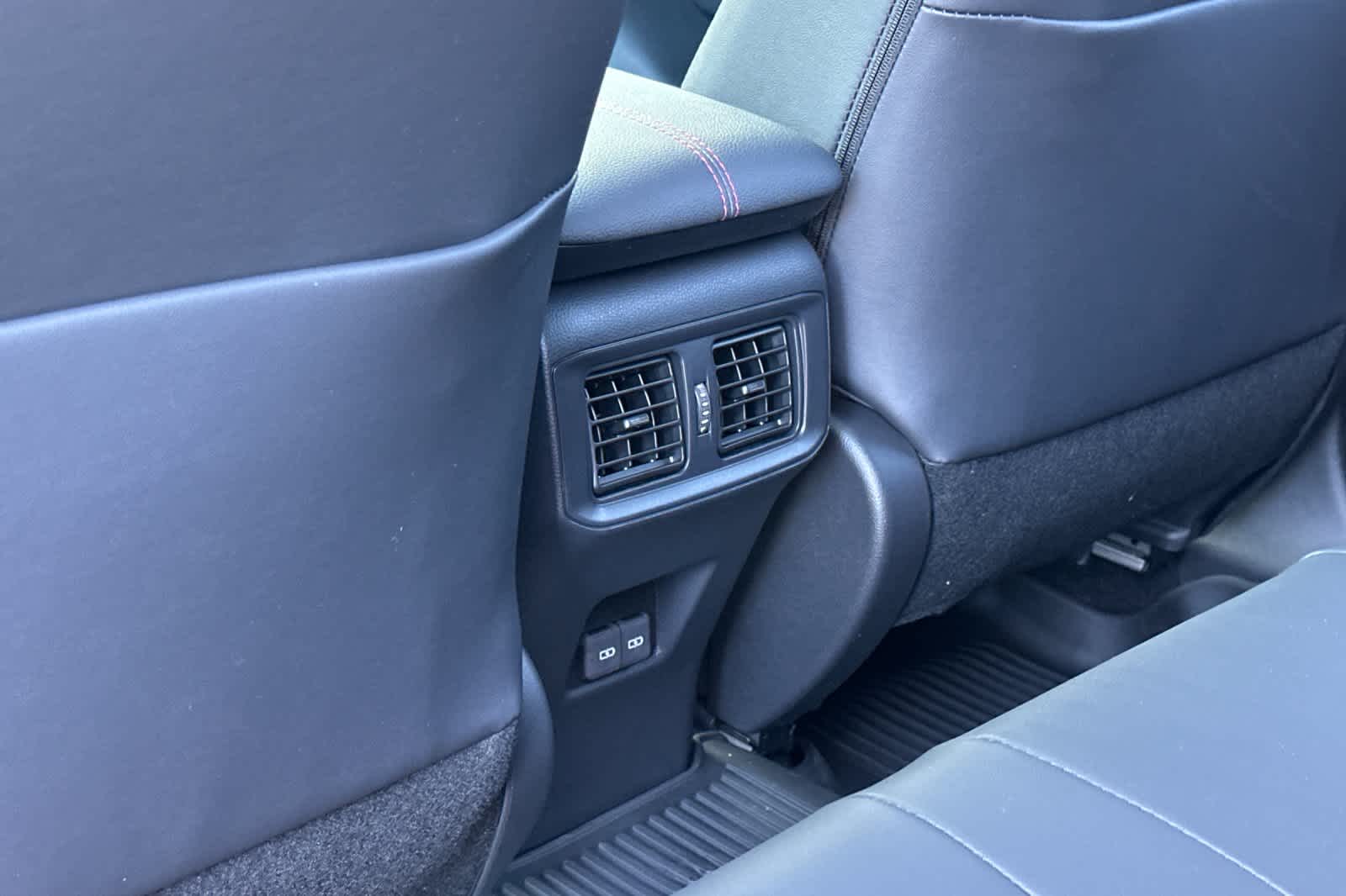 2025 Toyota RAV4 XSE 14