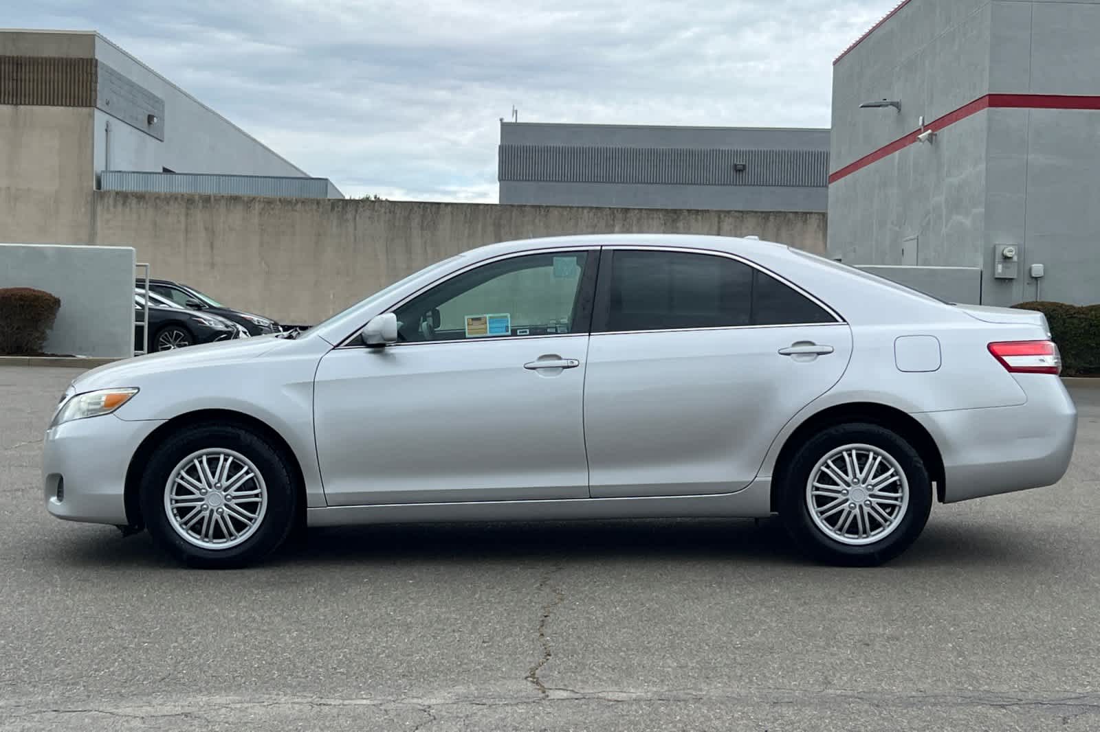 Thumbnail: 2011 Toyota Camry - 9