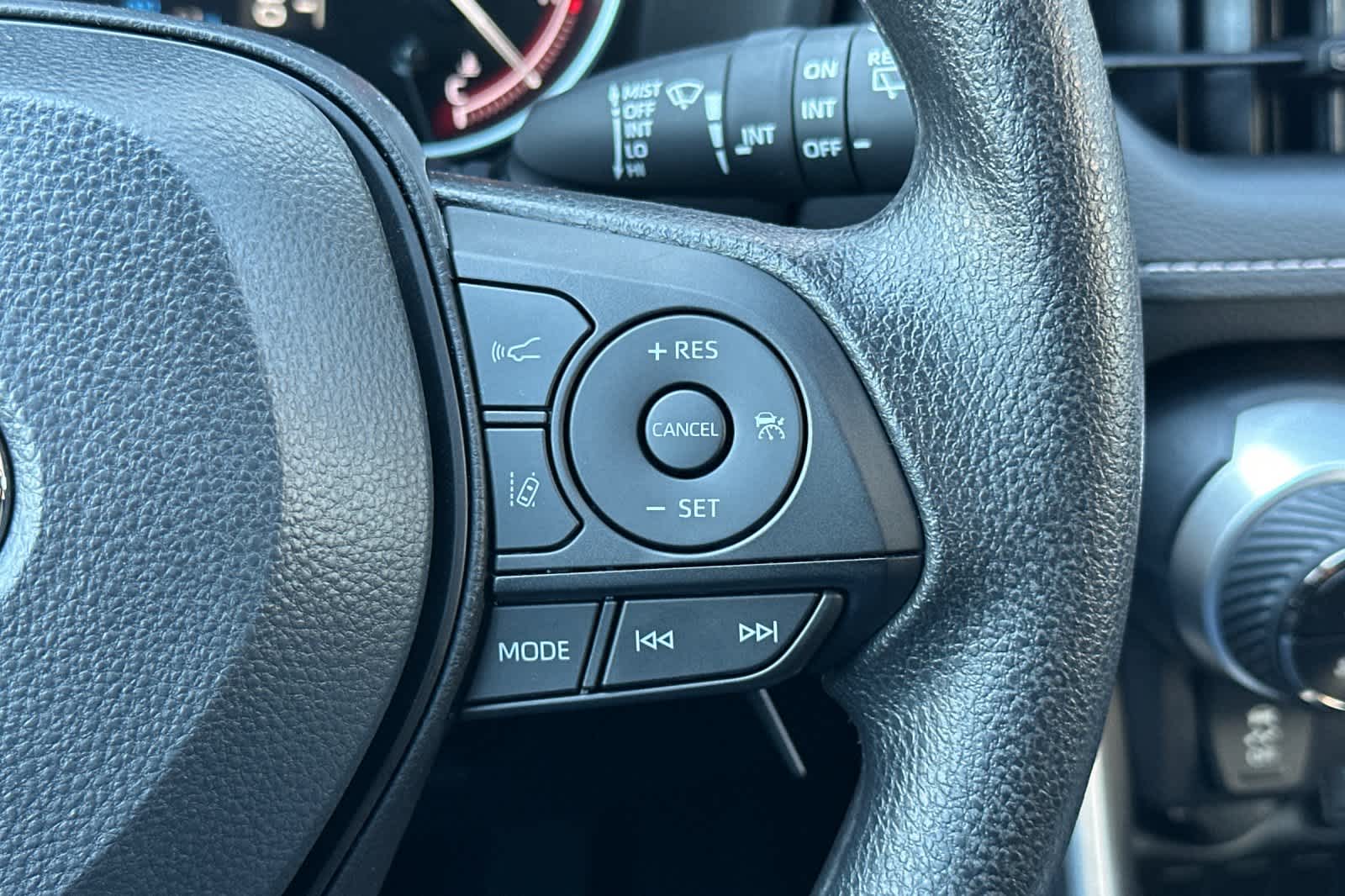 Thumbnail: 2025 Toyota RAV4 - 27