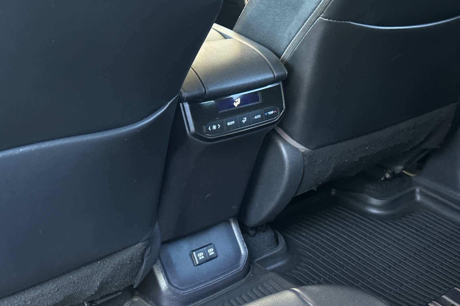 Thumbnail: 2021 Toyota Highlander - 14