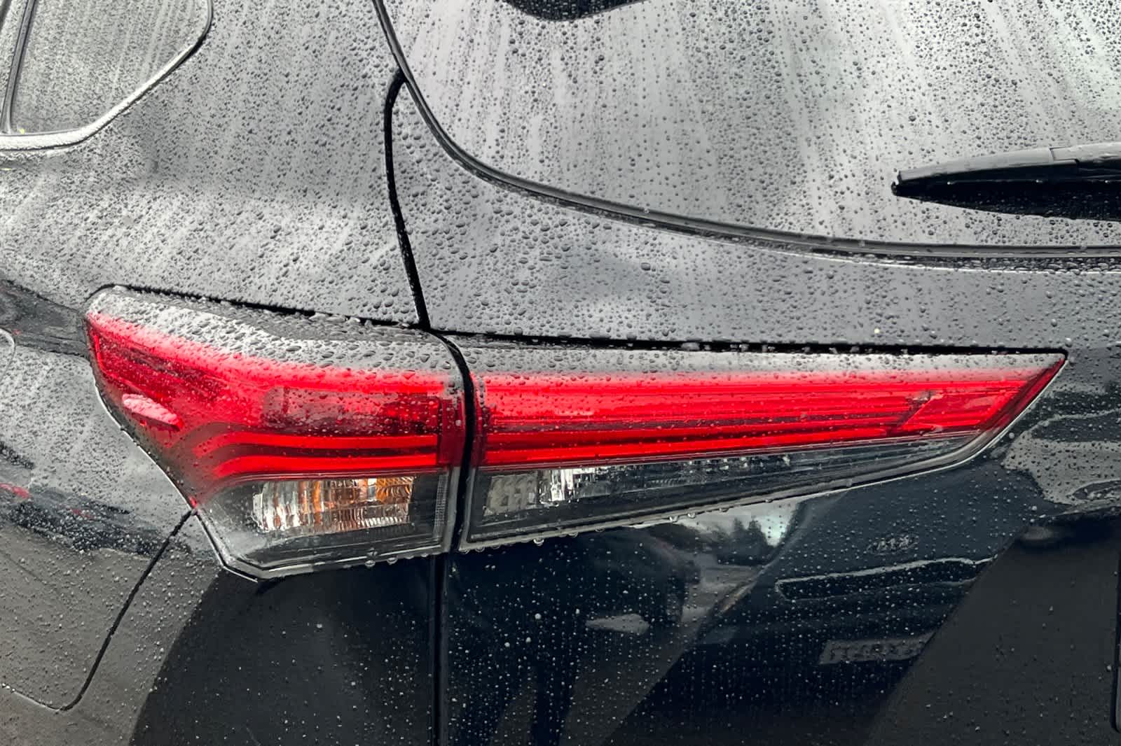 Thumbnail: 2022 Toyota Highlander - 15