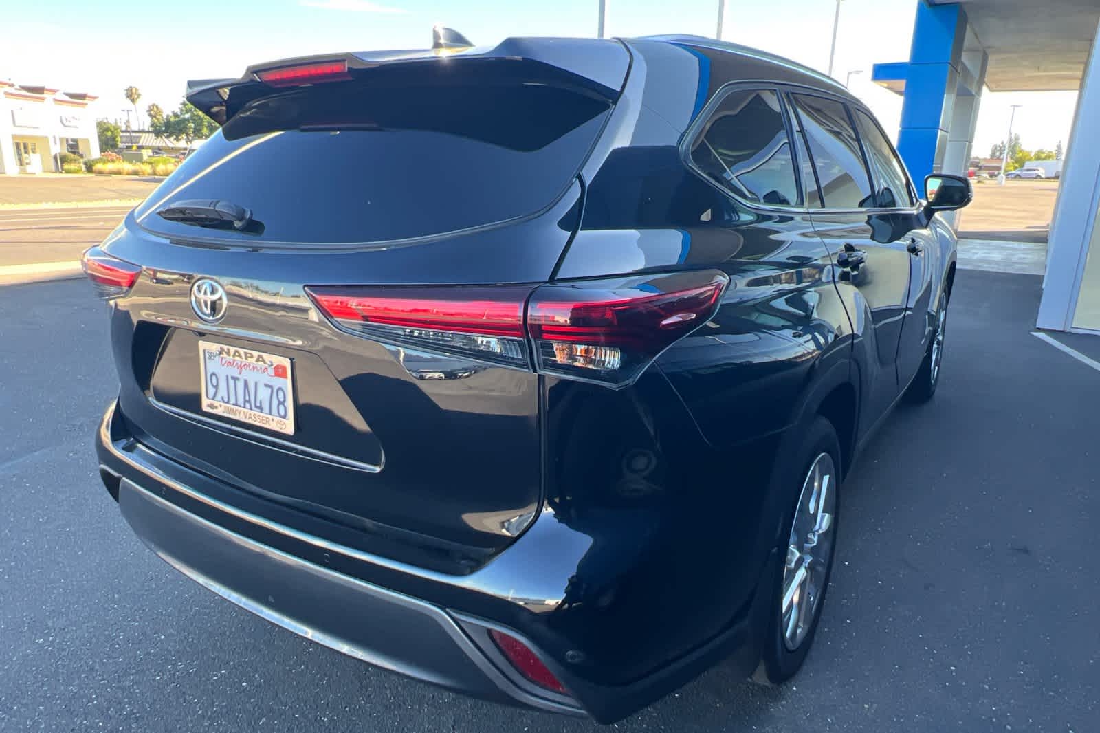 Thumbnail: 2023 Toyota Highlander - 3