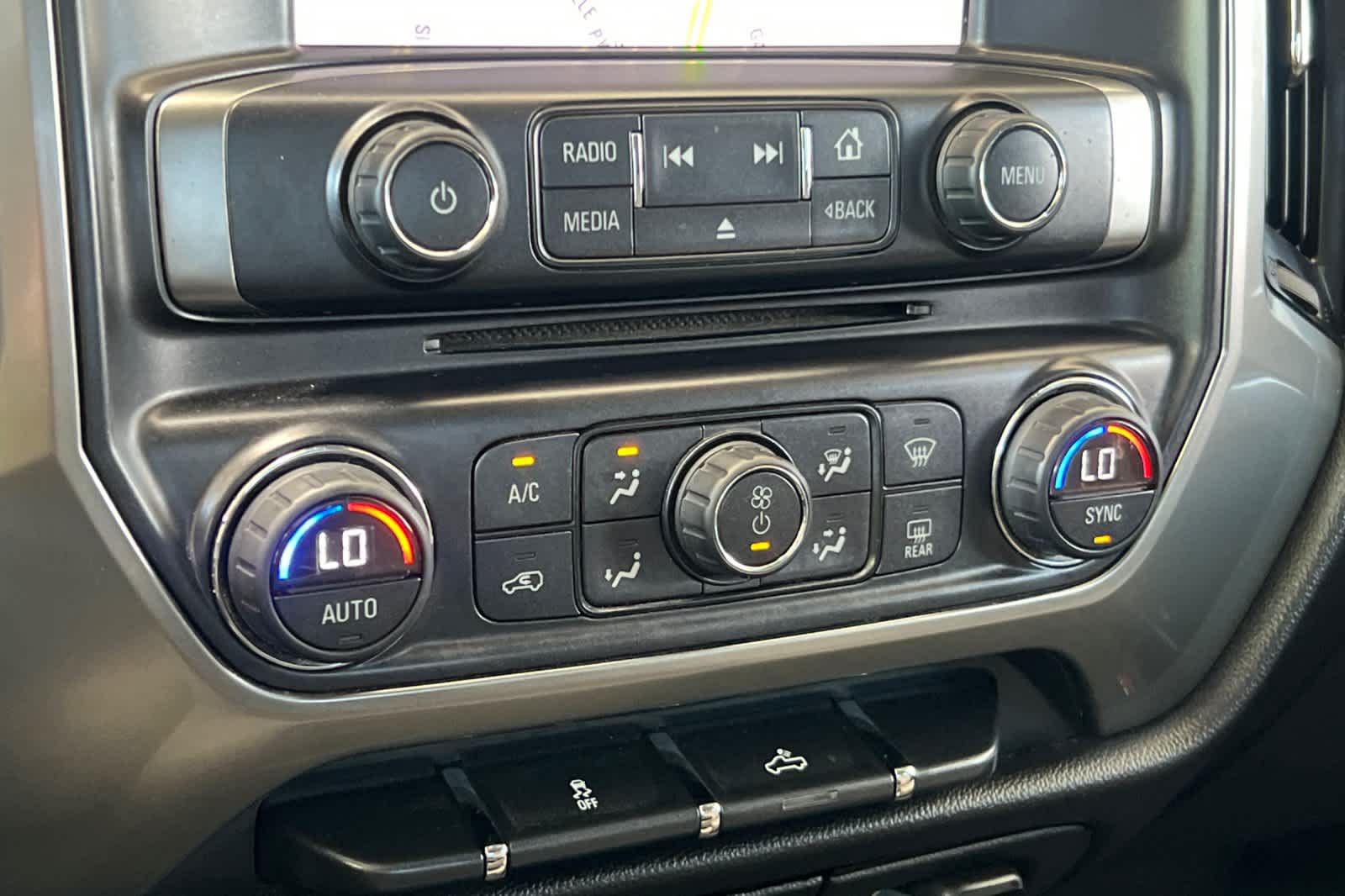 Thumbnail: 2015 Chevrolet Silverado 2500 - 21