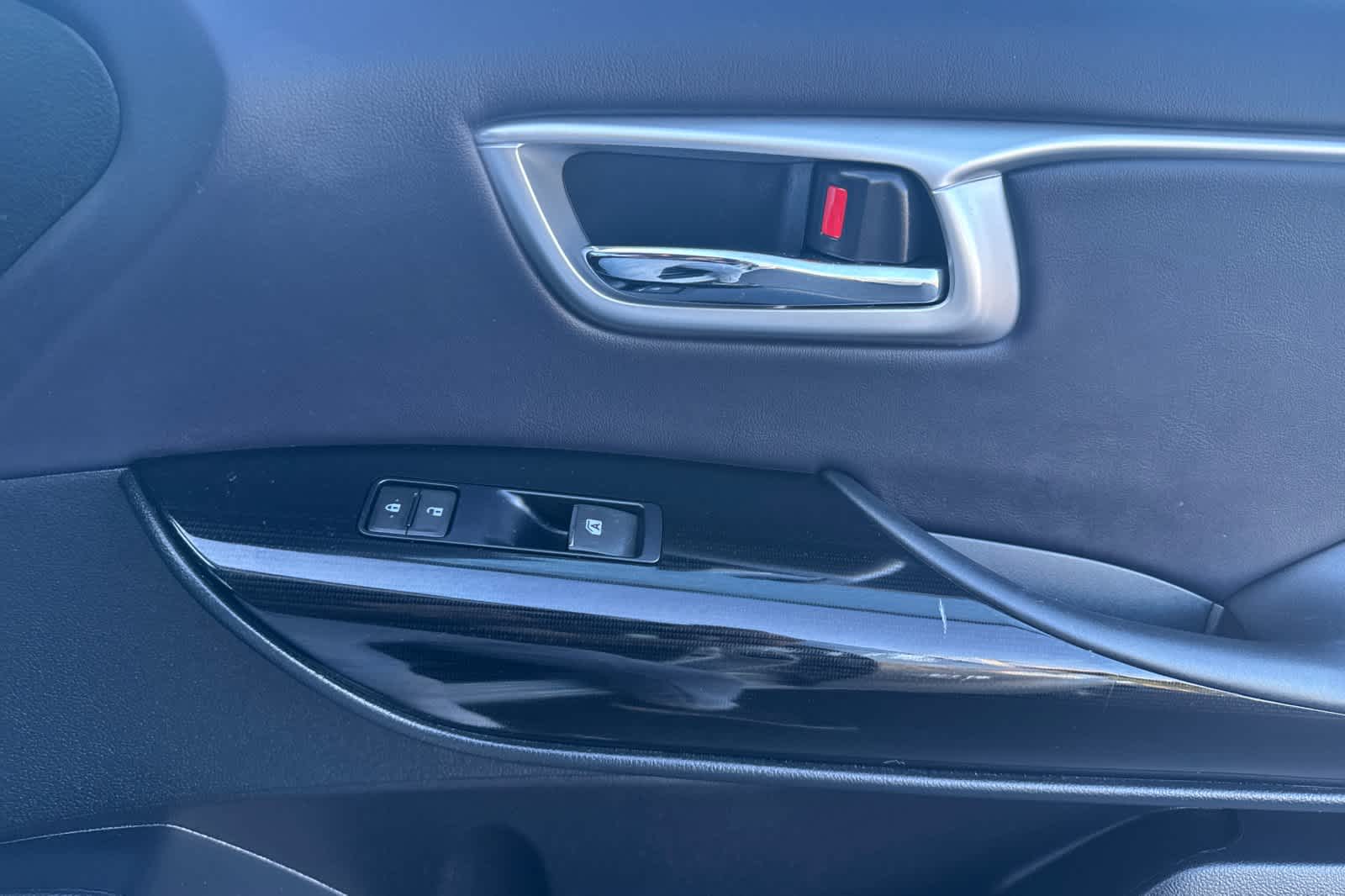 Thumbnail: 2019 Toyota Mirai - 18