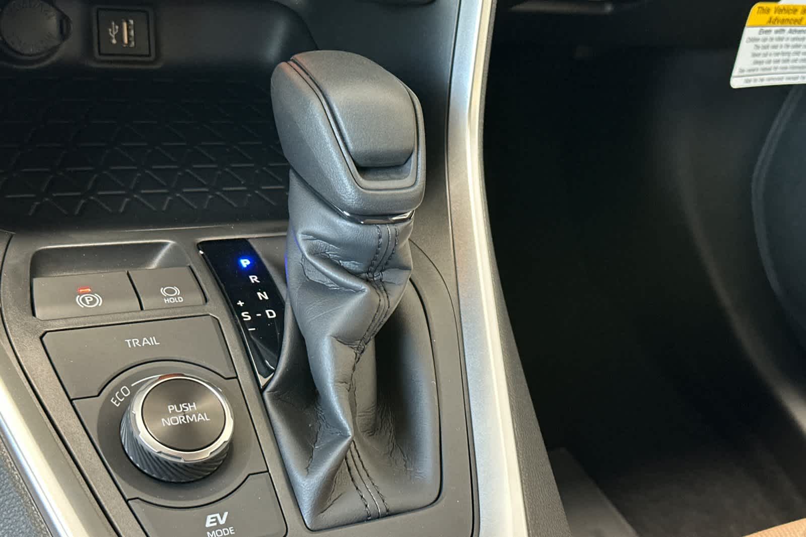 Thumbnail: 2025 Toyota RAV4 - 22