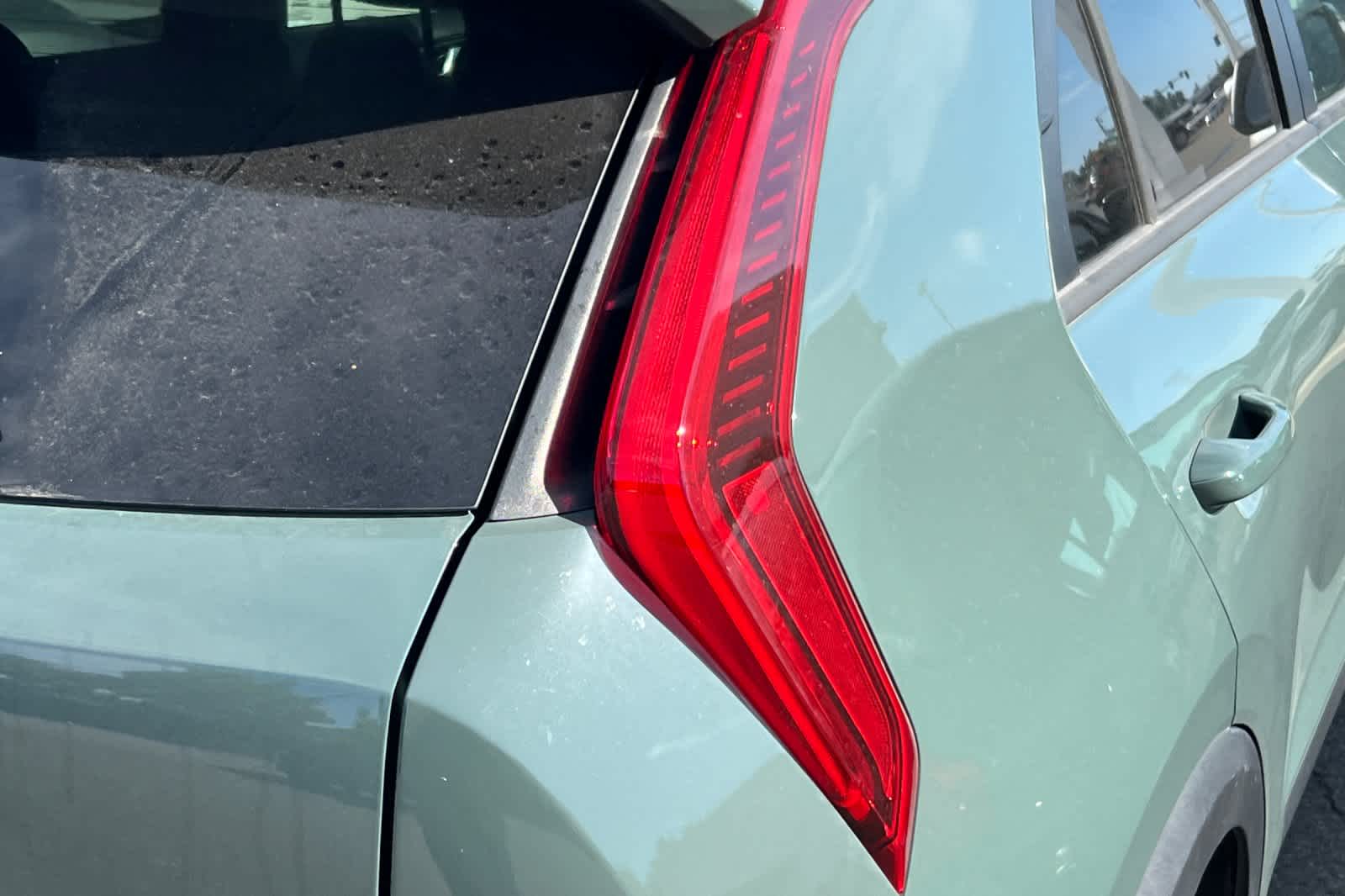 Thumbnail: 2023 Kia Niro - 16