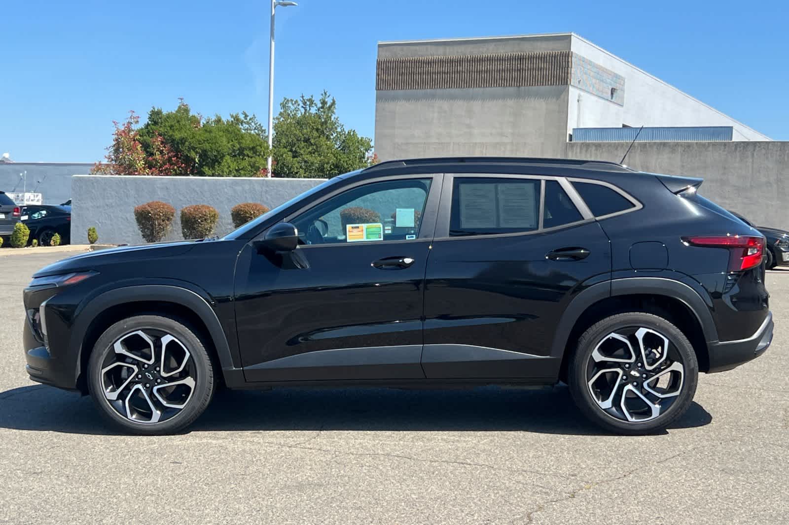 Thumbnail: 2024 Chevrolet Trax - 9