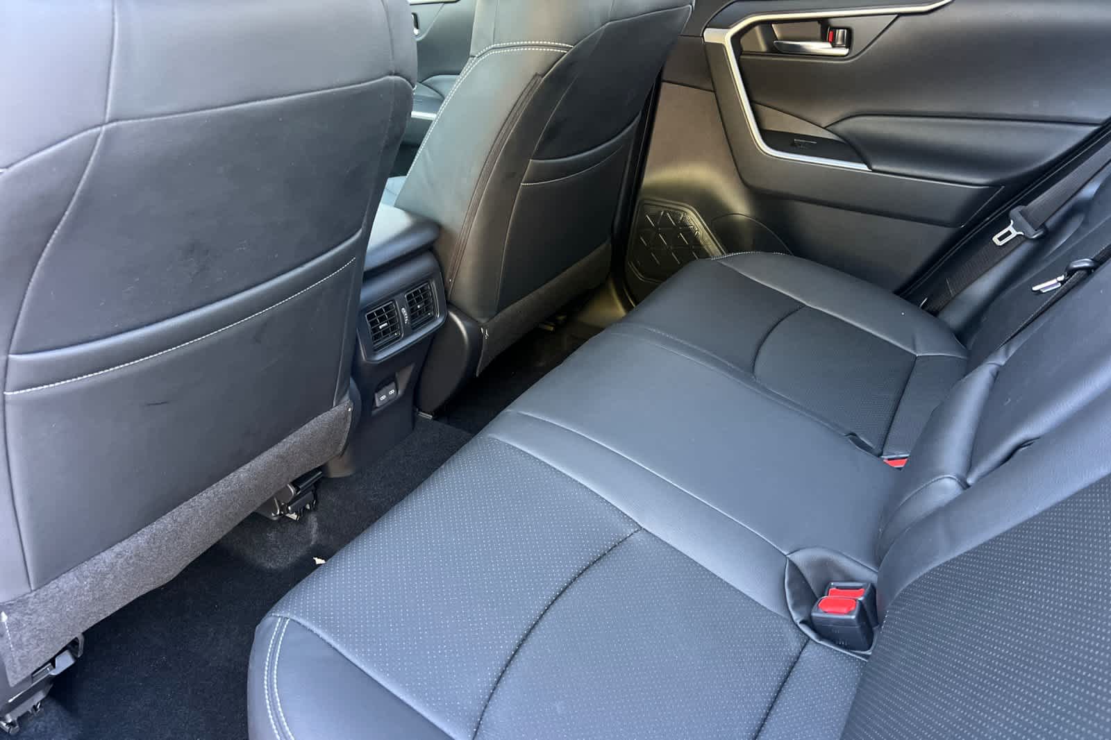 Thumbnail: 2025 Toyota RAV4 - 4