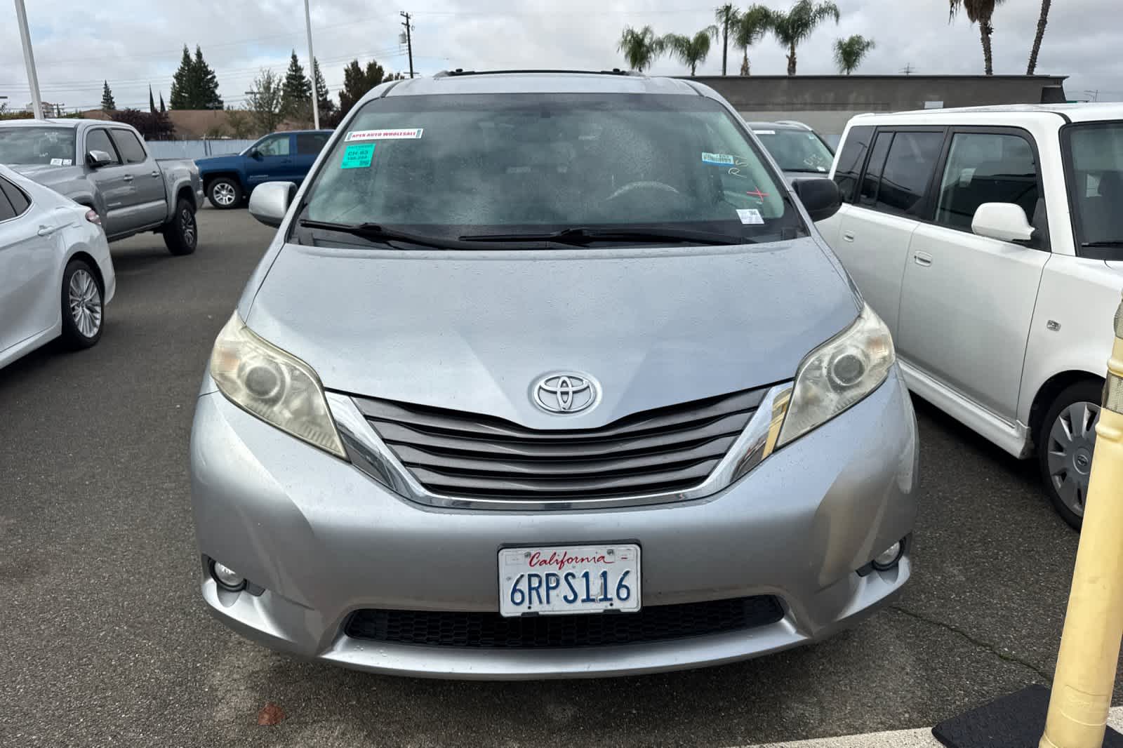 Thumbnail: 2011 Toyota Sienna - 6