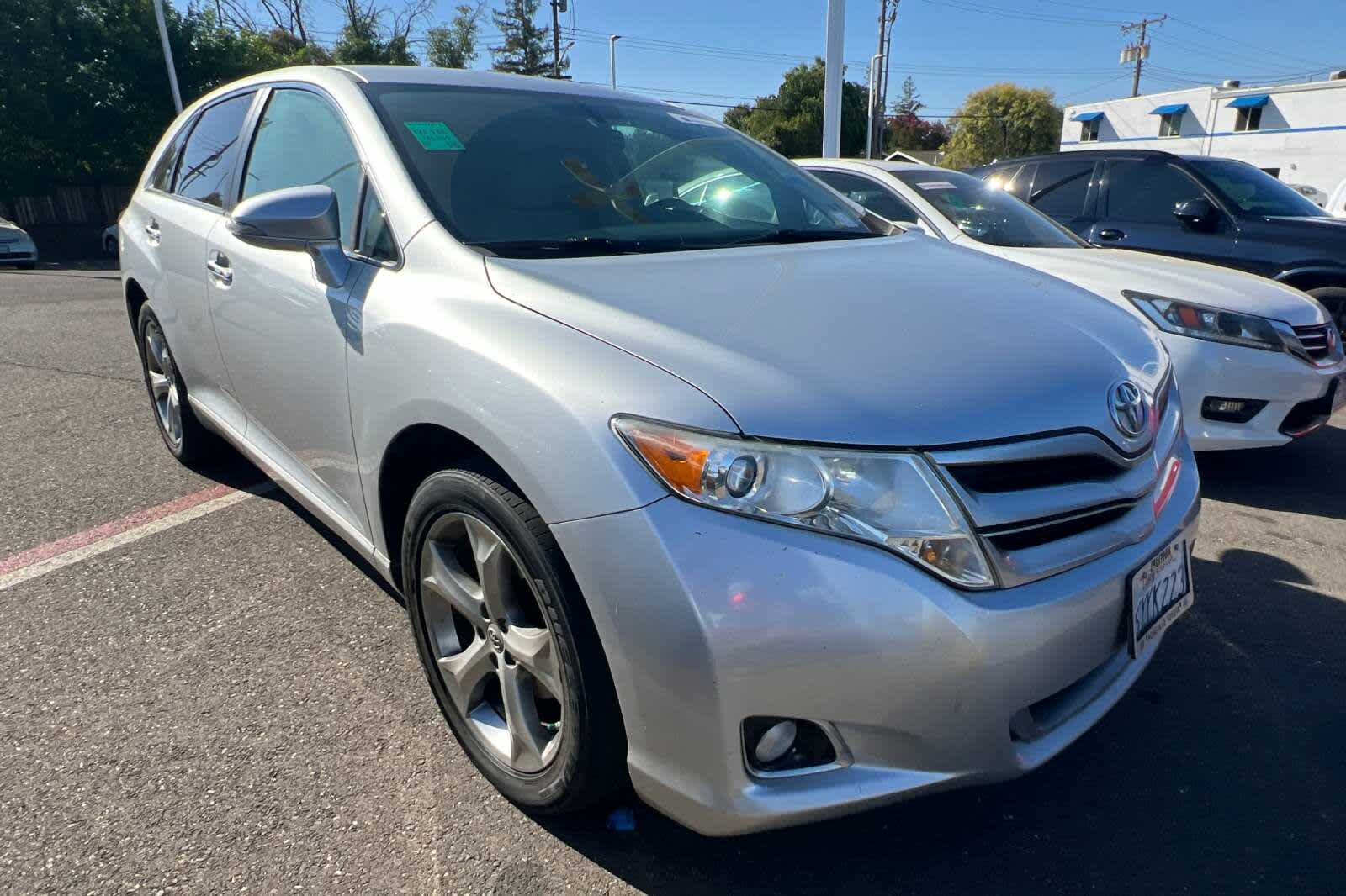 Thumbnail: 2013 Toyota Venza - 3