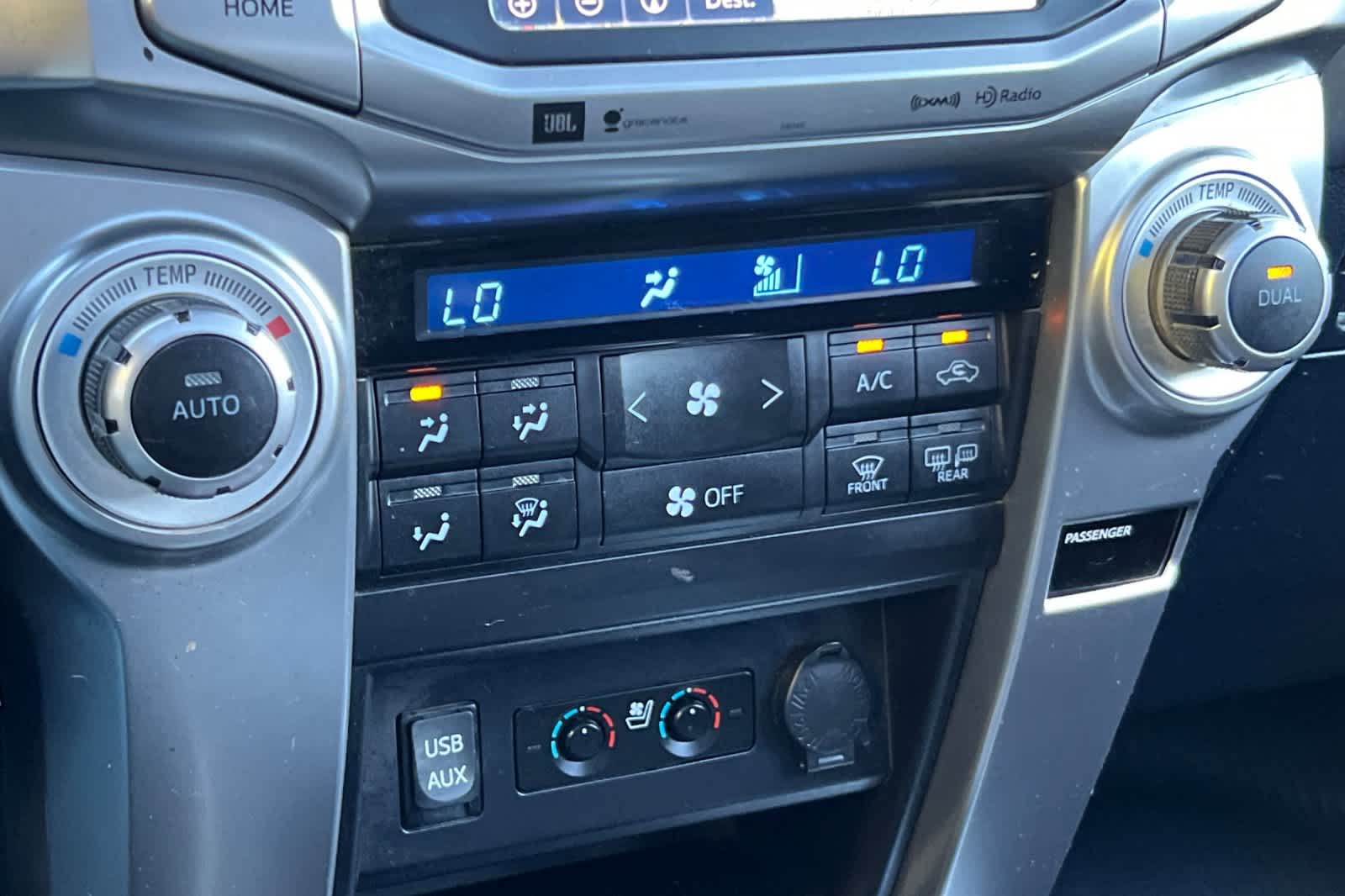 Thumbnail: 2018 Toyota 4Runner - 23