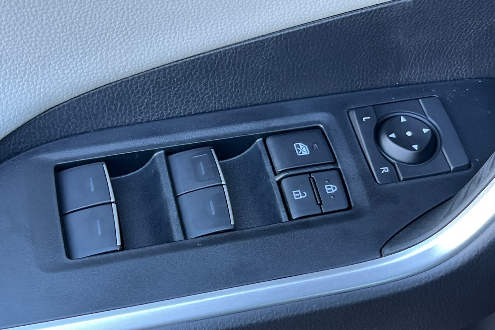 Thumbnail: 2025 Toyota RAV4 - 13