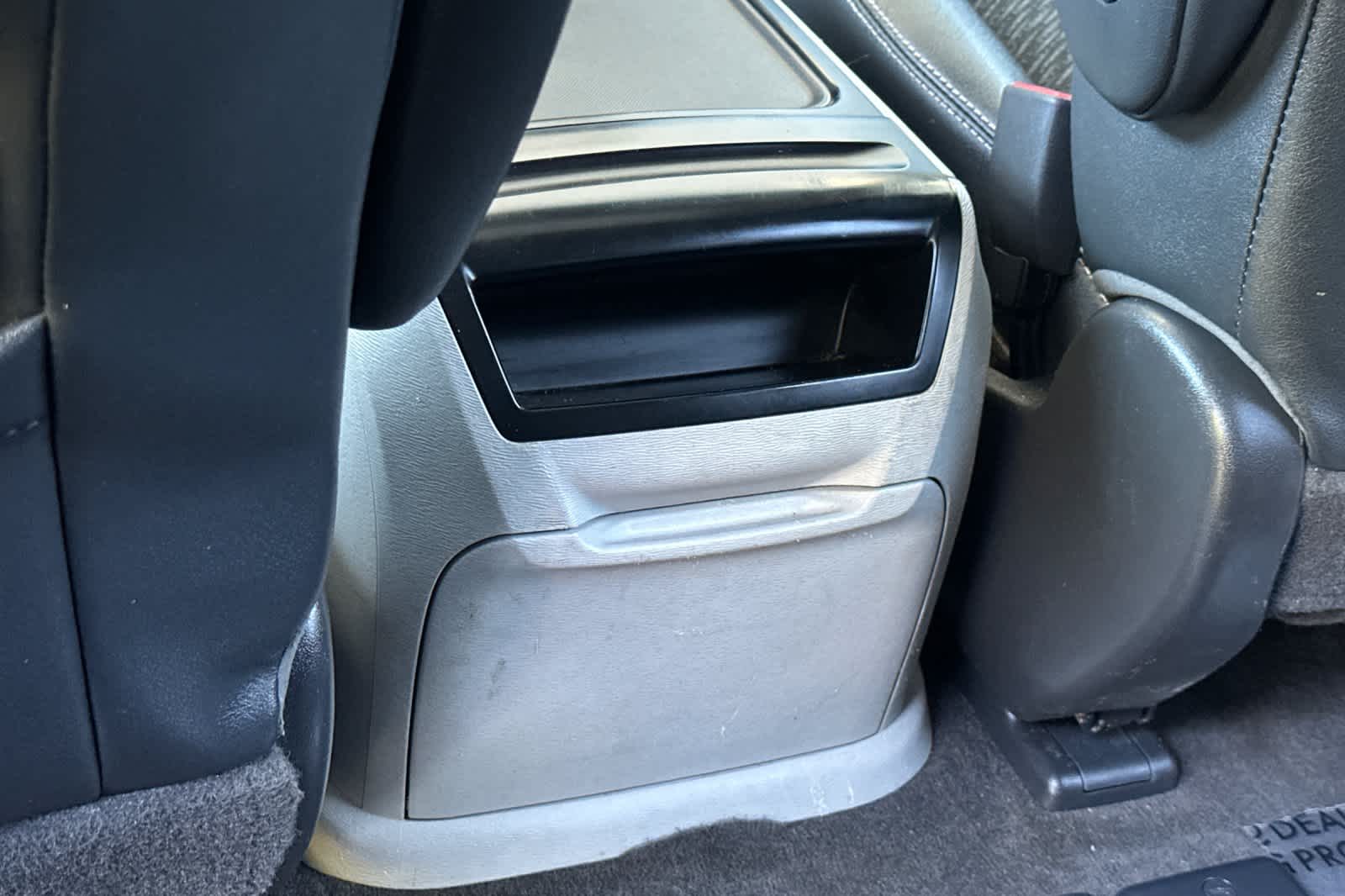 Thumbnail: 2014 Toyota Sienna - 14
