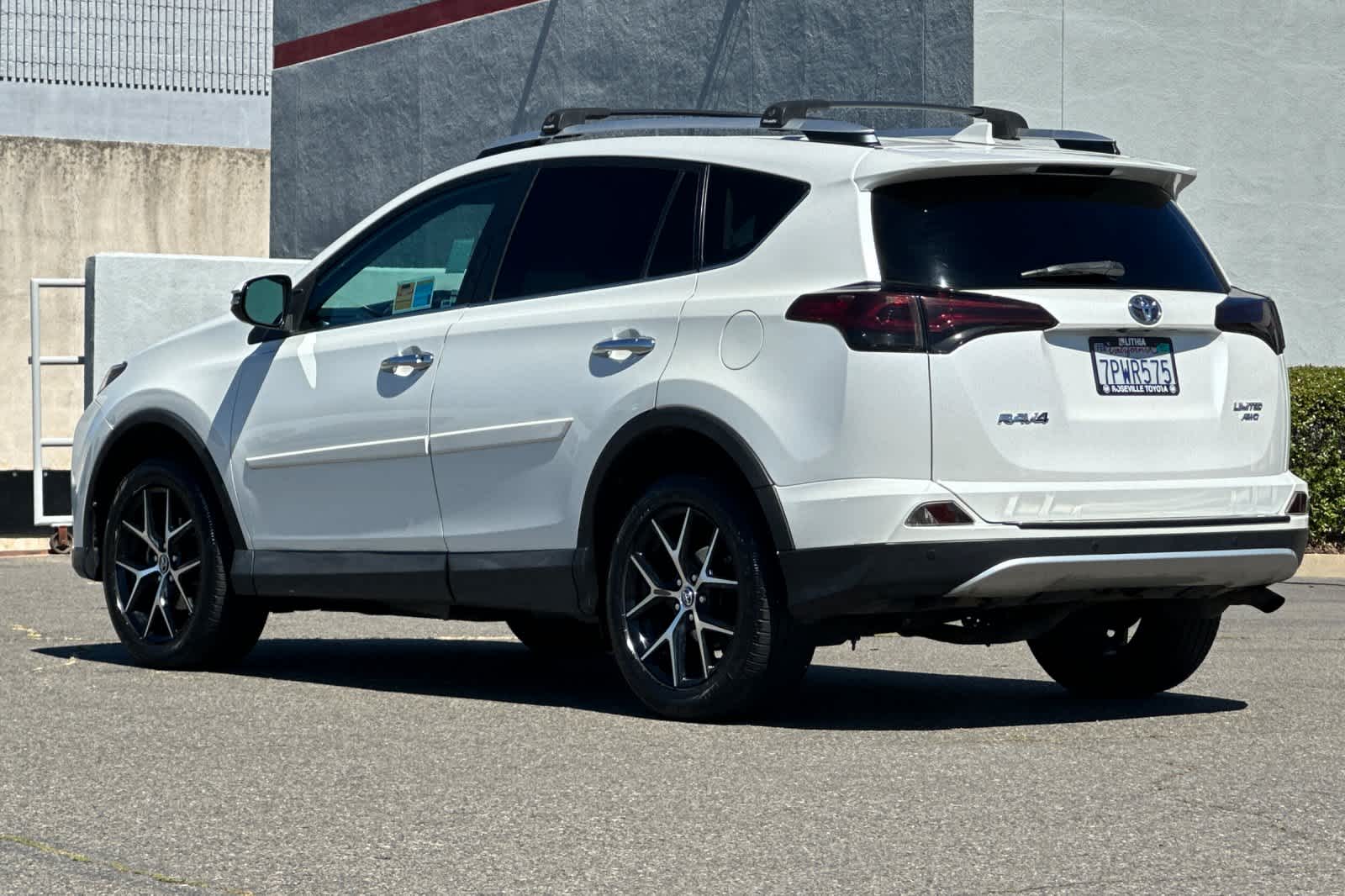 Thumbnail: 2016 Toyota RAV4 - 7