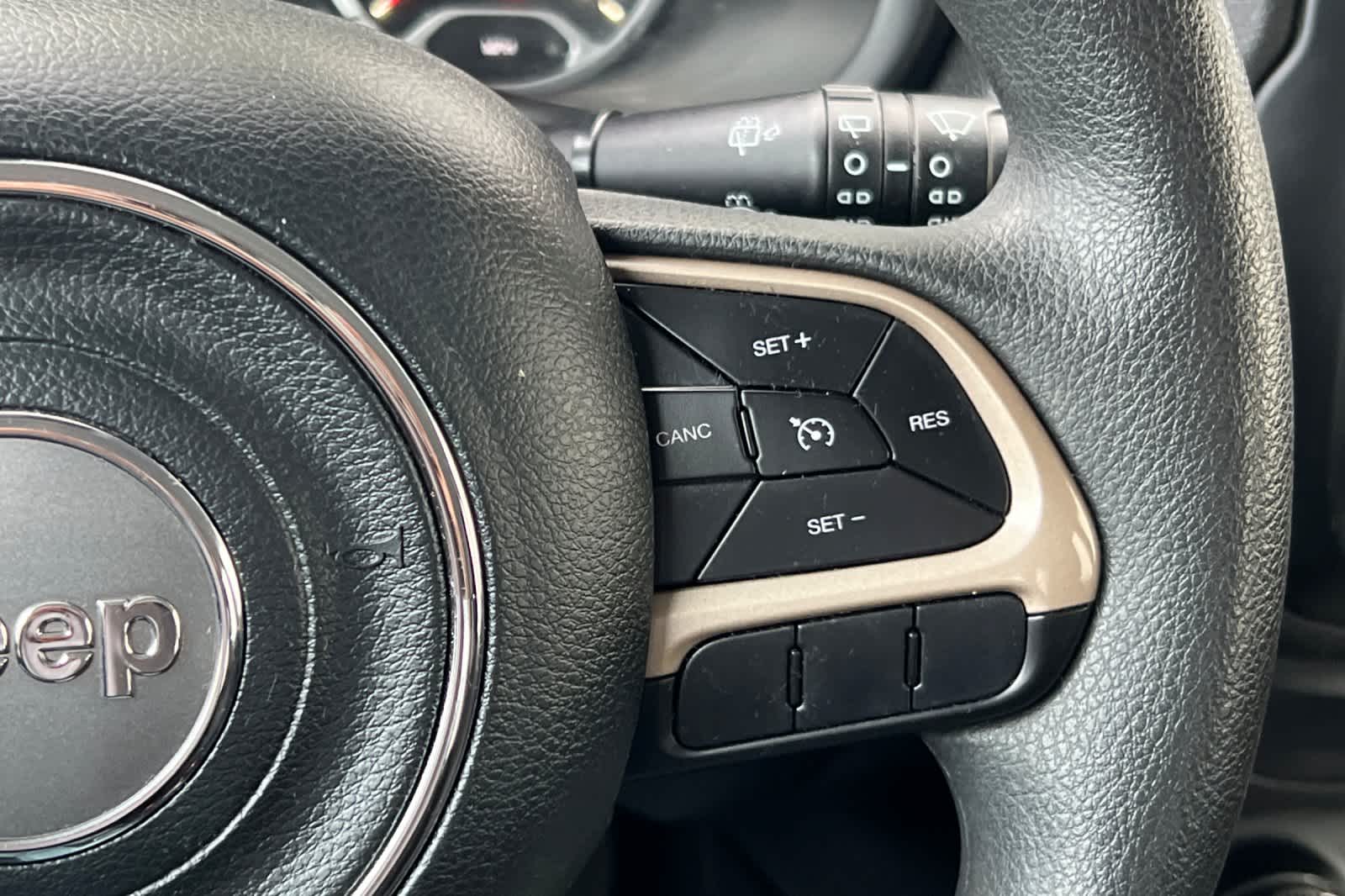 Thumbnail: 2017 Jeep Renegade - 26