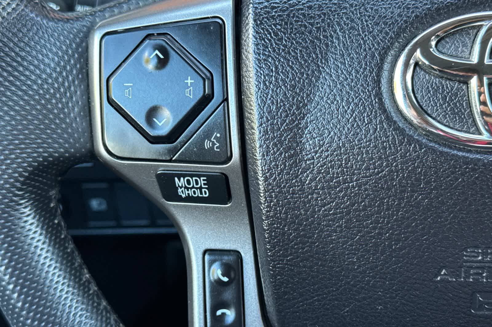 Thumbnail: 2022 Toyota Tacoma - 23