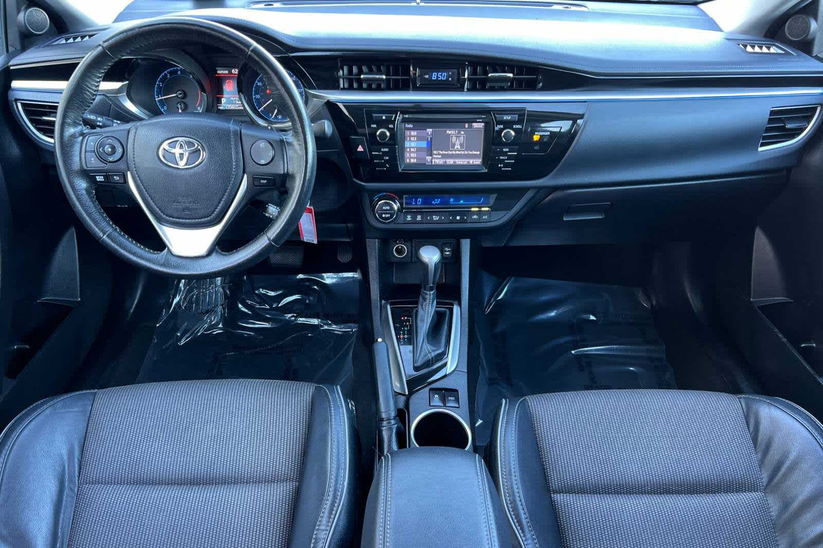 Thumbnail: 2015 Toyota Corolla - 3