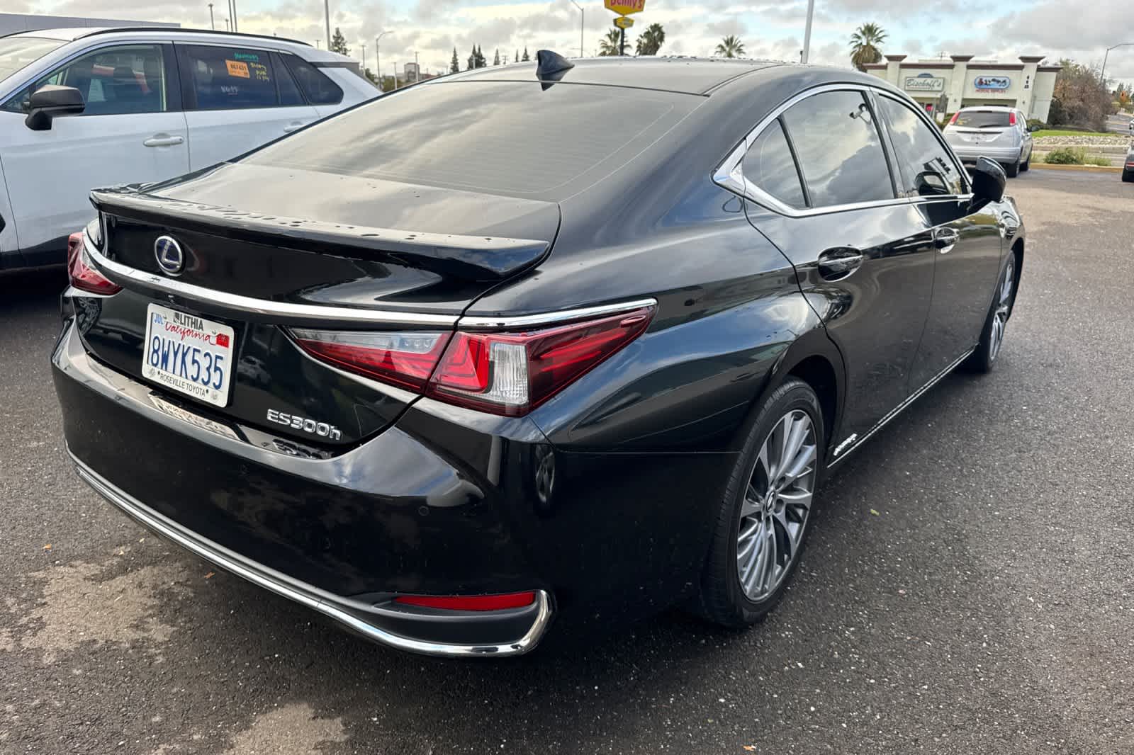 Thumbnail: 2021 Lexus ES - 2