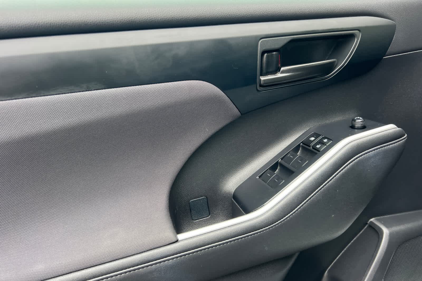 Thumbnail: 2024 Toyota Highlander - 12