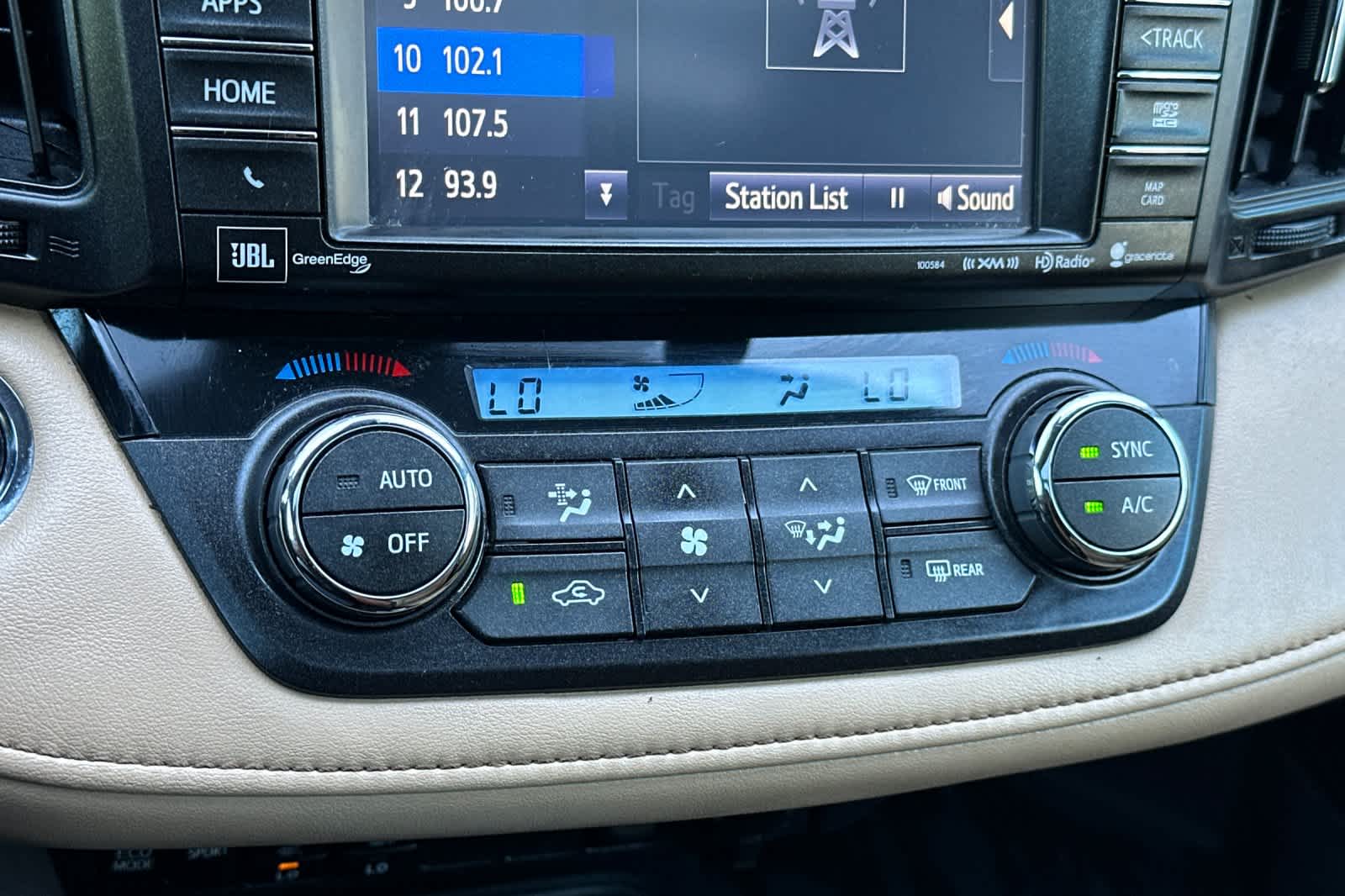 Thumbnail: 2016 Toyota RAV4 - 22