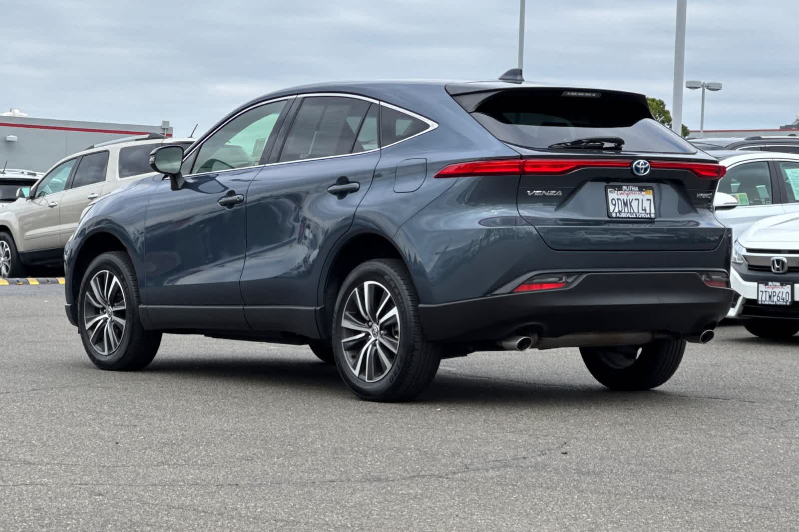 Thumbnail: 2022 Toyota Venza - 7