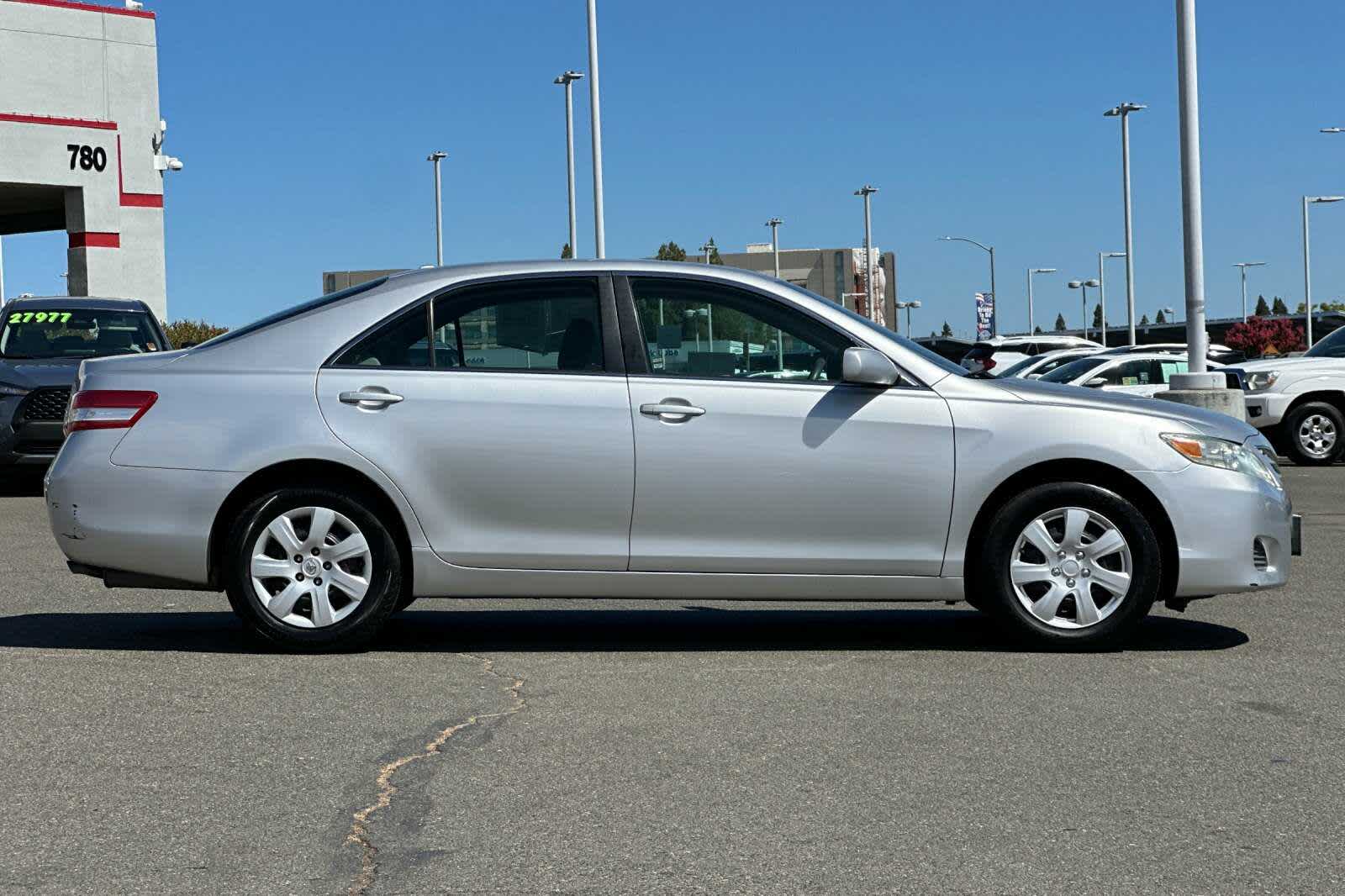 Thumbnail: 2011 Toyota Camry - 6
